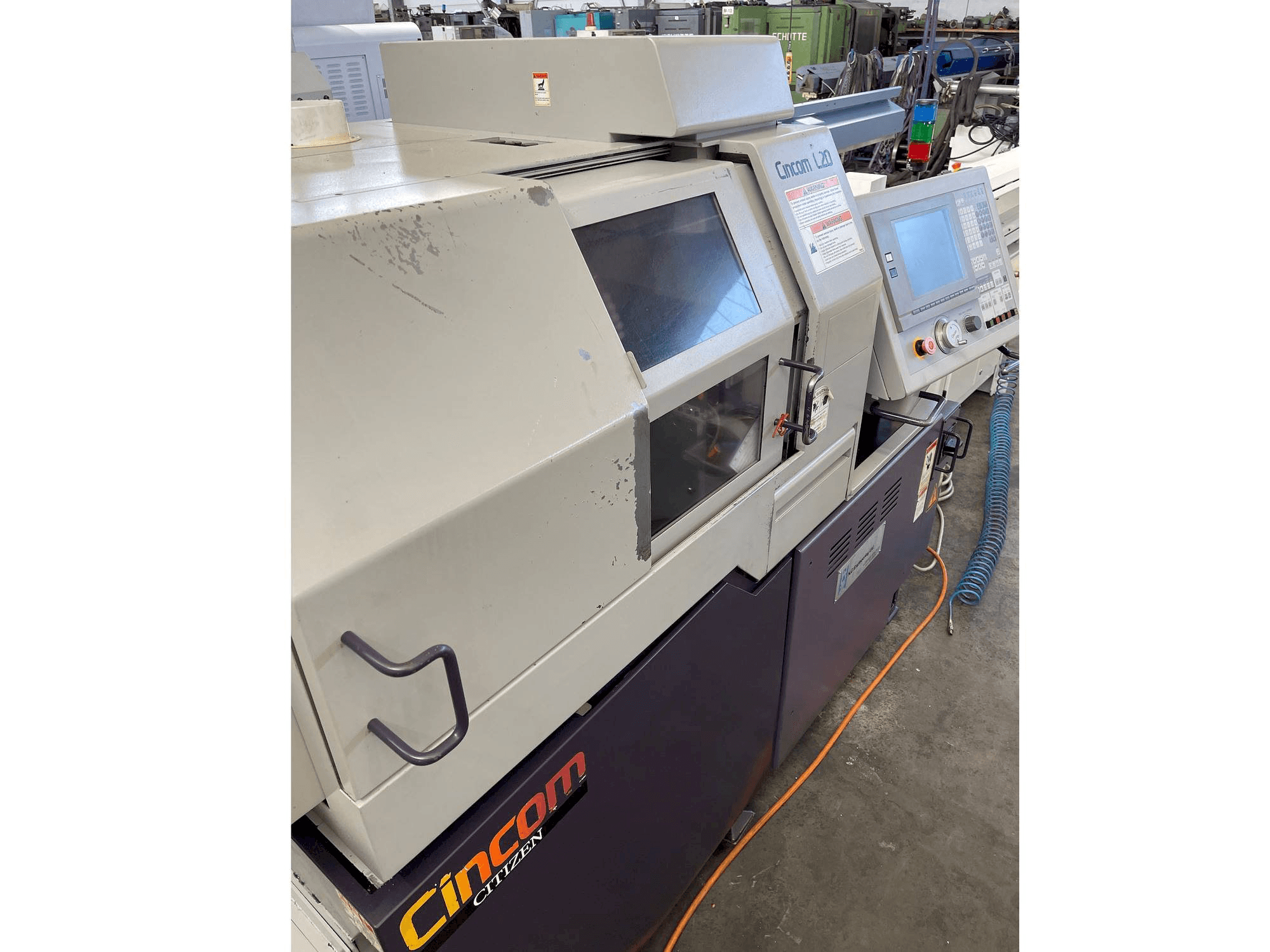 Vista frontale della macchina Citizen L5 20-VII