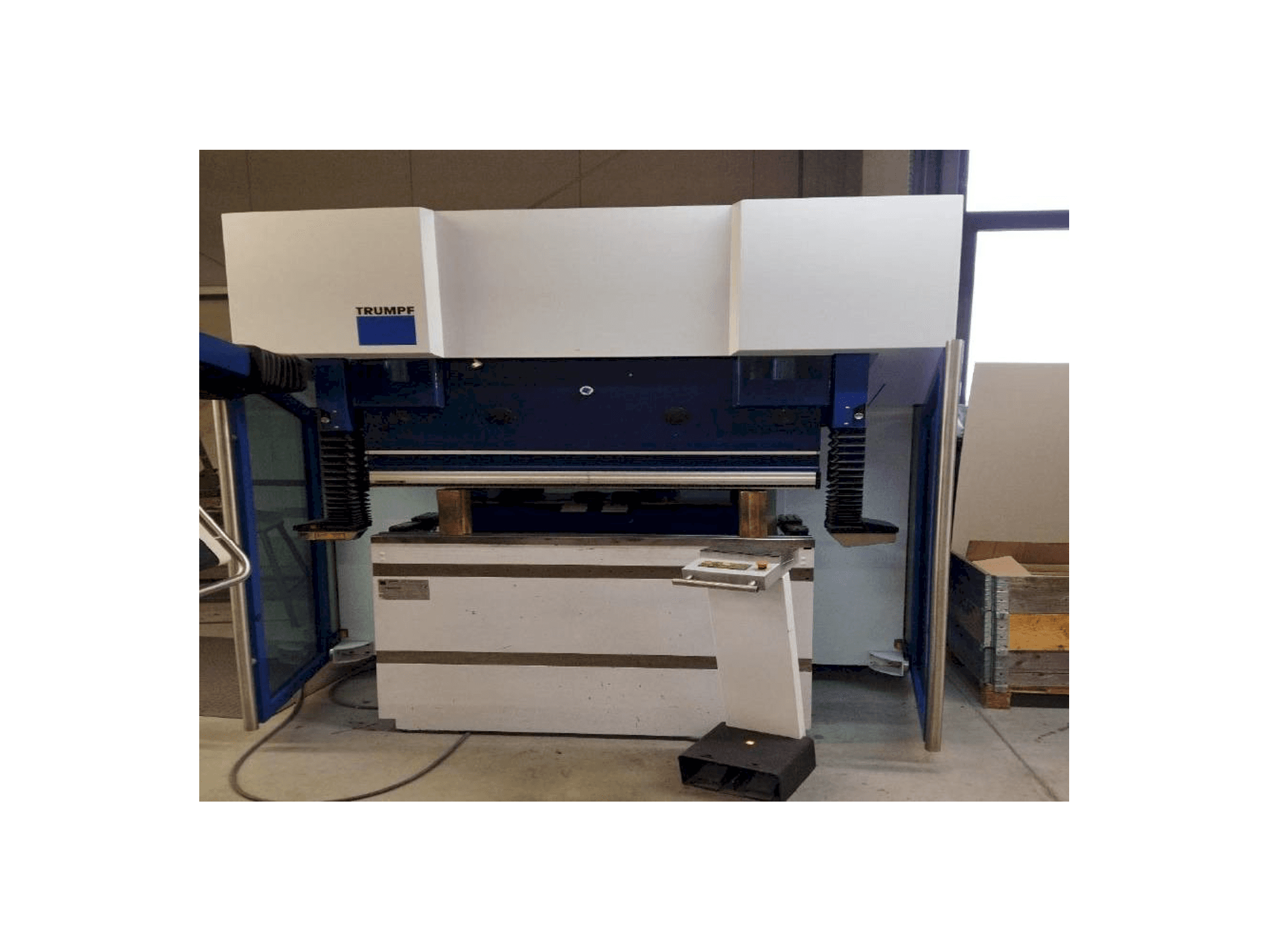 Vista frontale della macchina TRUMPF V500