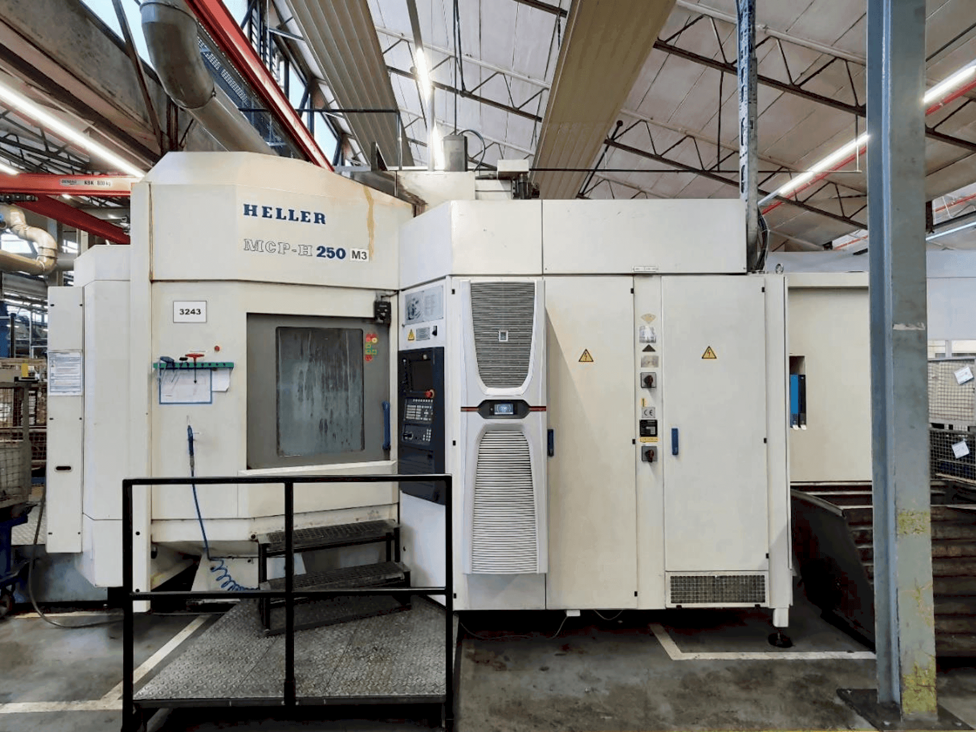 Vista frontale della macchina HELLER MCP-H 250