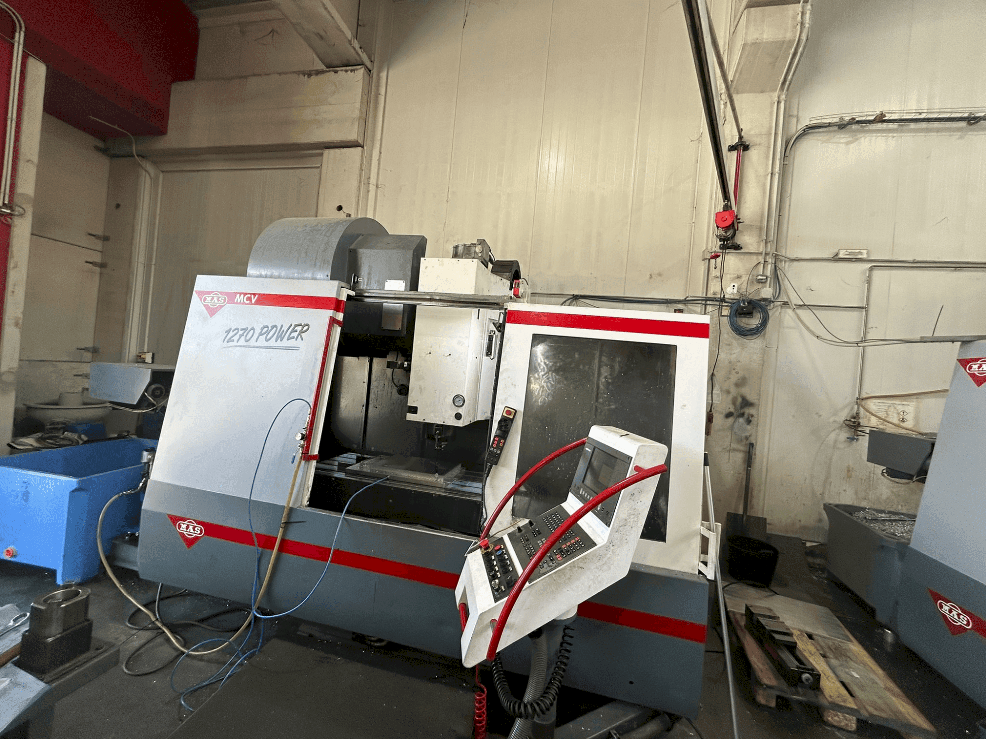 Vista frontale della macchina KOVOSVIT MAS MCV 1270