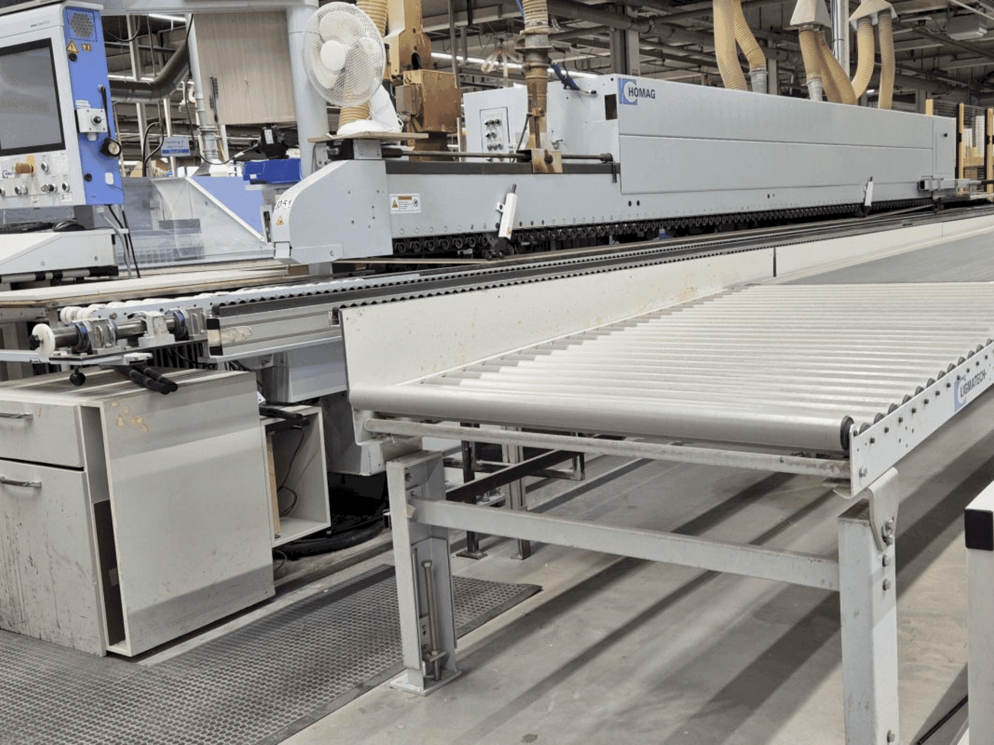 Vista frontale della macchina HOMAG KAL 310/7/A3