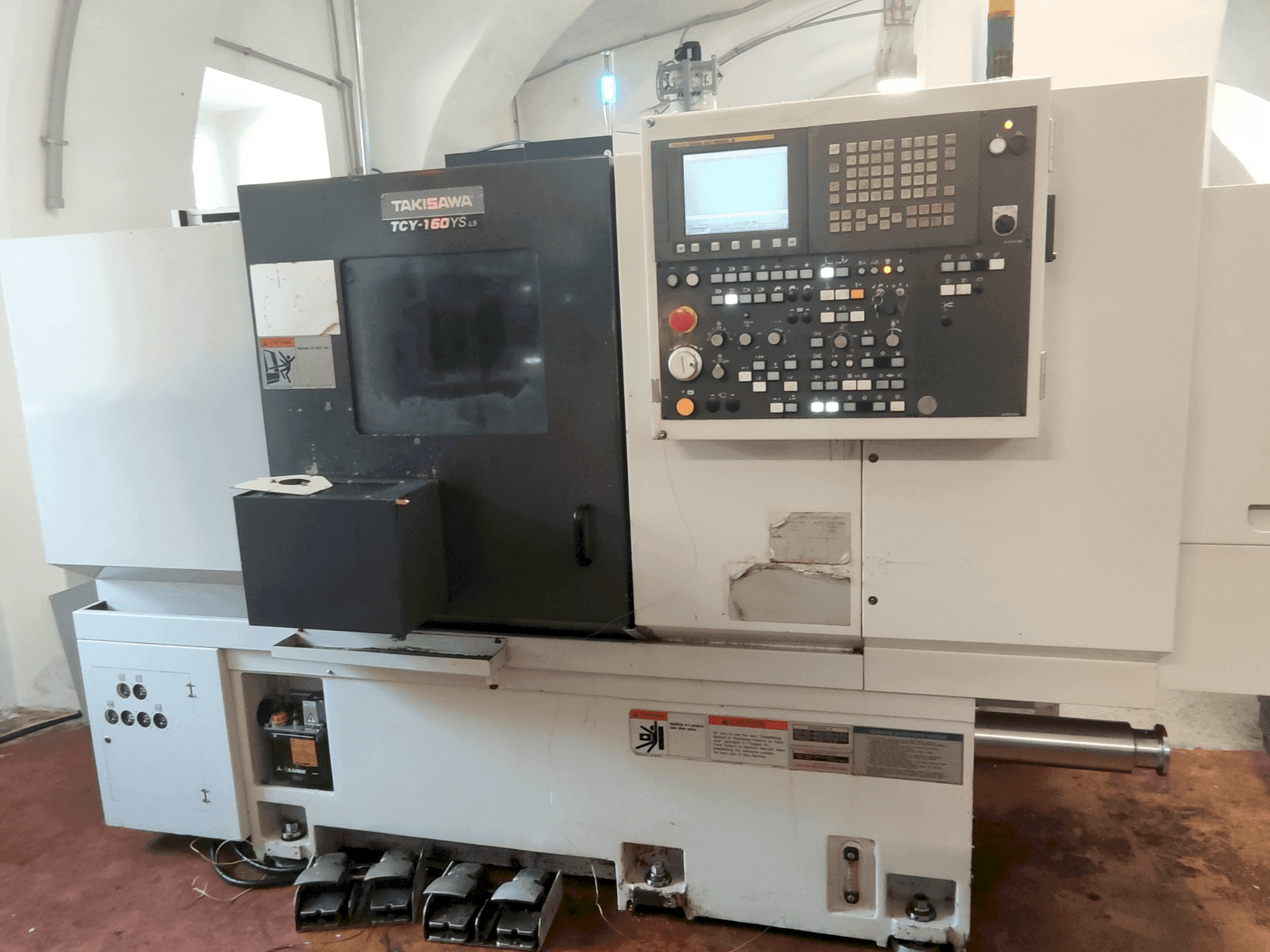 Vista frontale della macchina Takisawa TCY-160YS L5