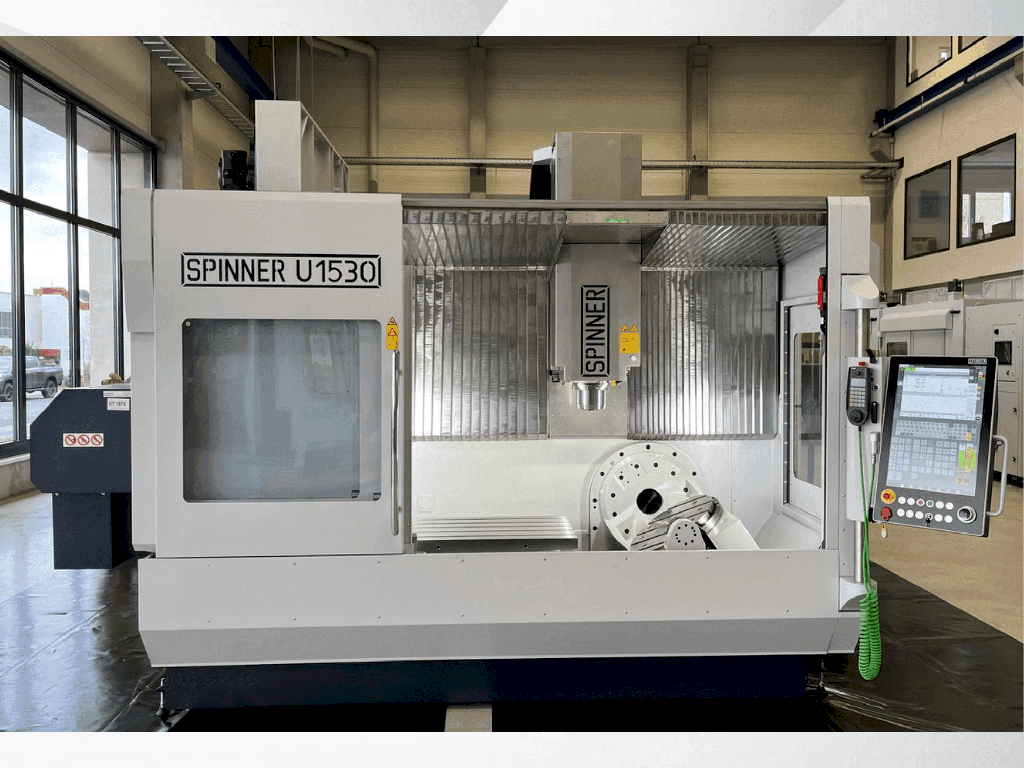 Vista frontale della macchina SPINNER U5-1530
