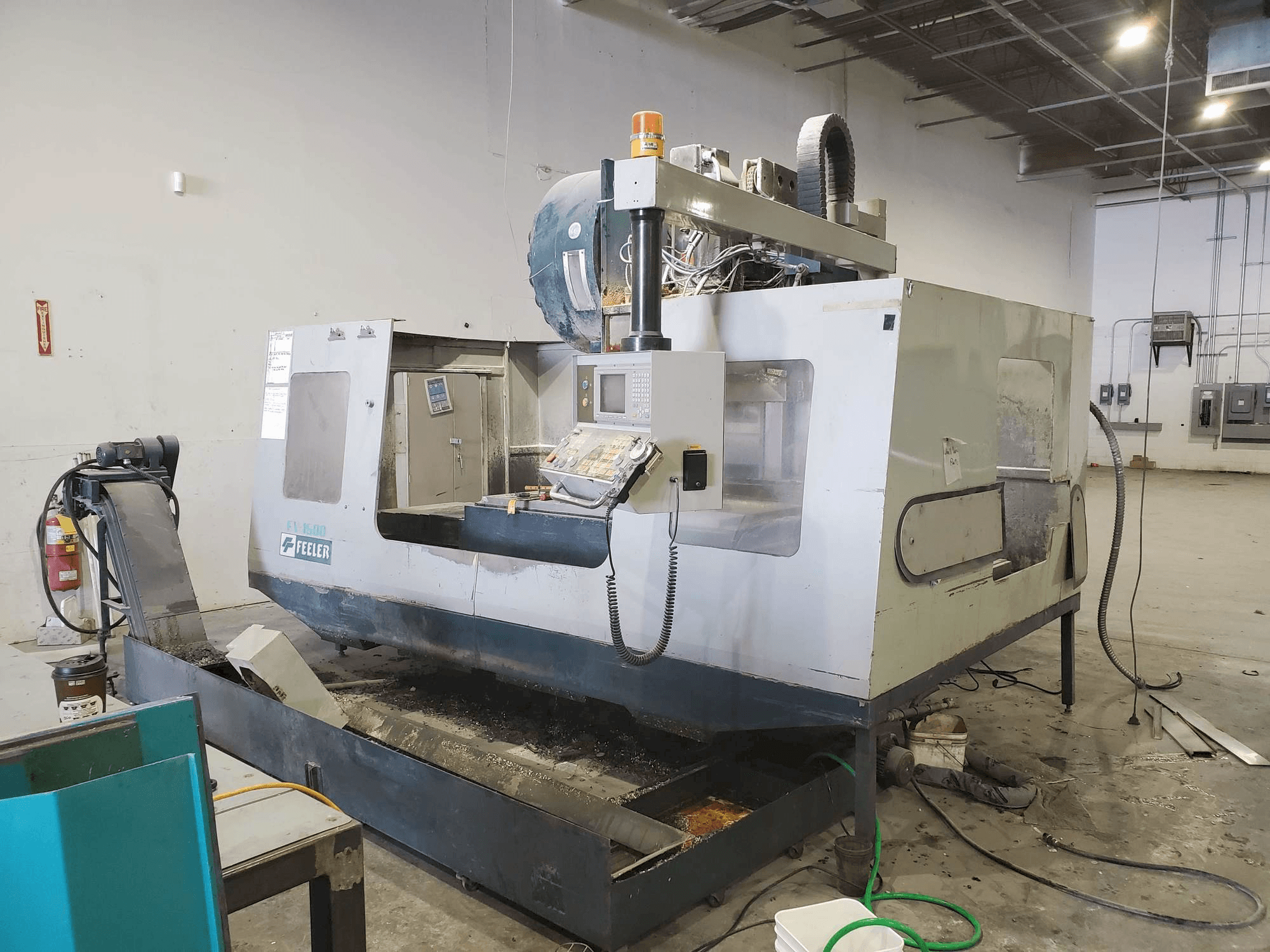 Vista frontale della macchina Feeler FV-1500A