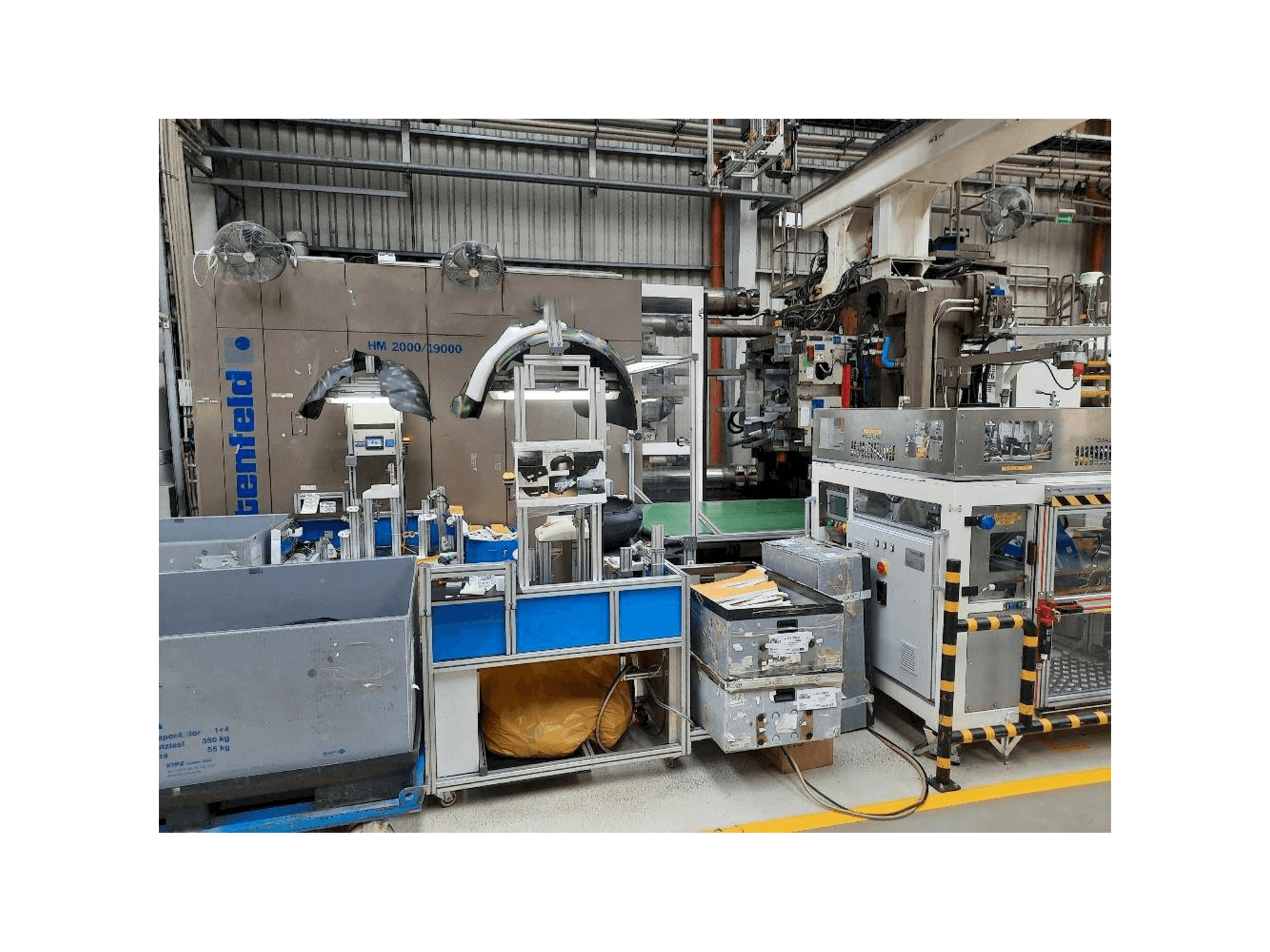 Vista frontale della macchina Battenfeld HM2000/19000