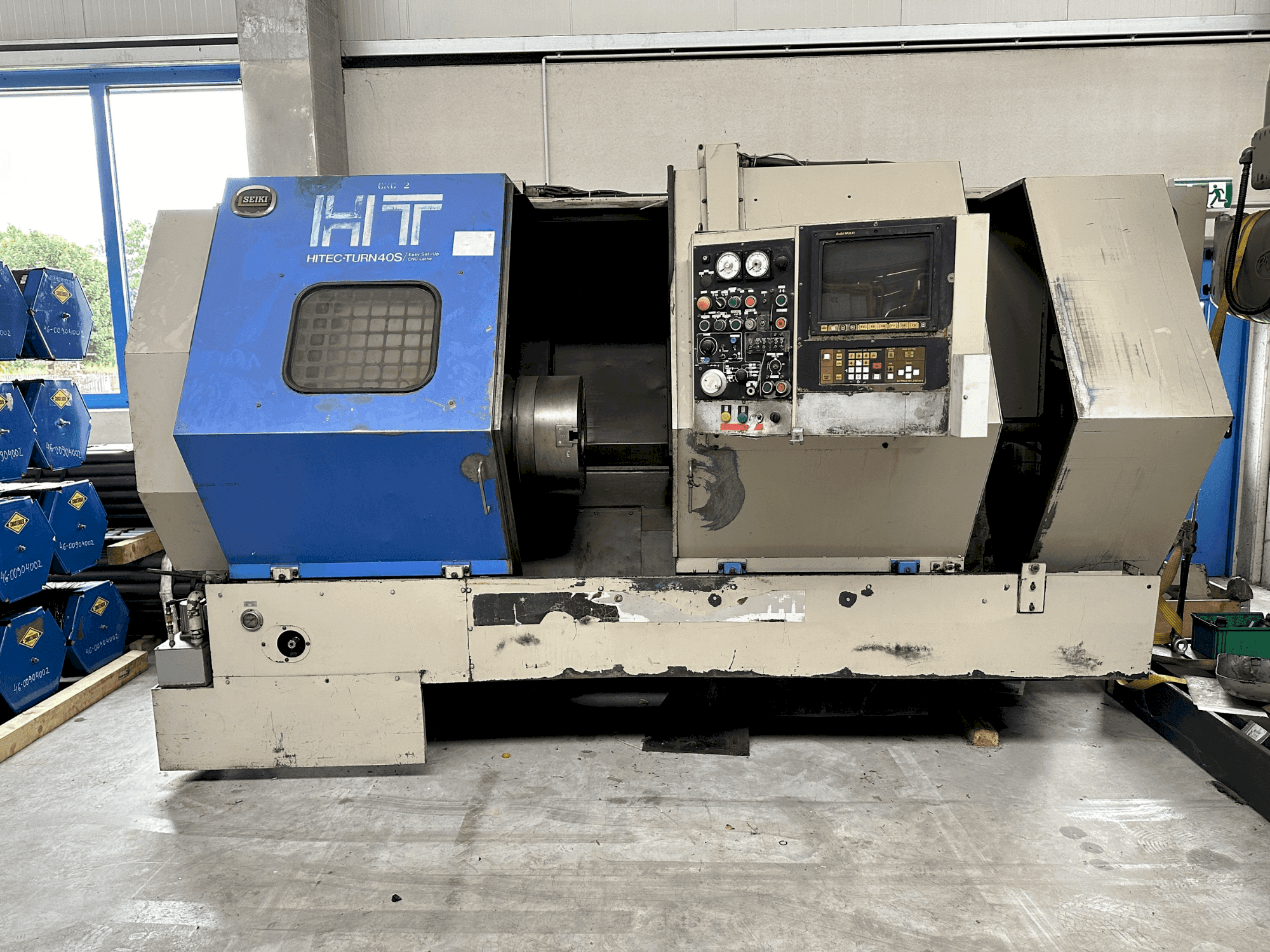 Vista frontale della macchina HITACHI SEIKI HT 40S
