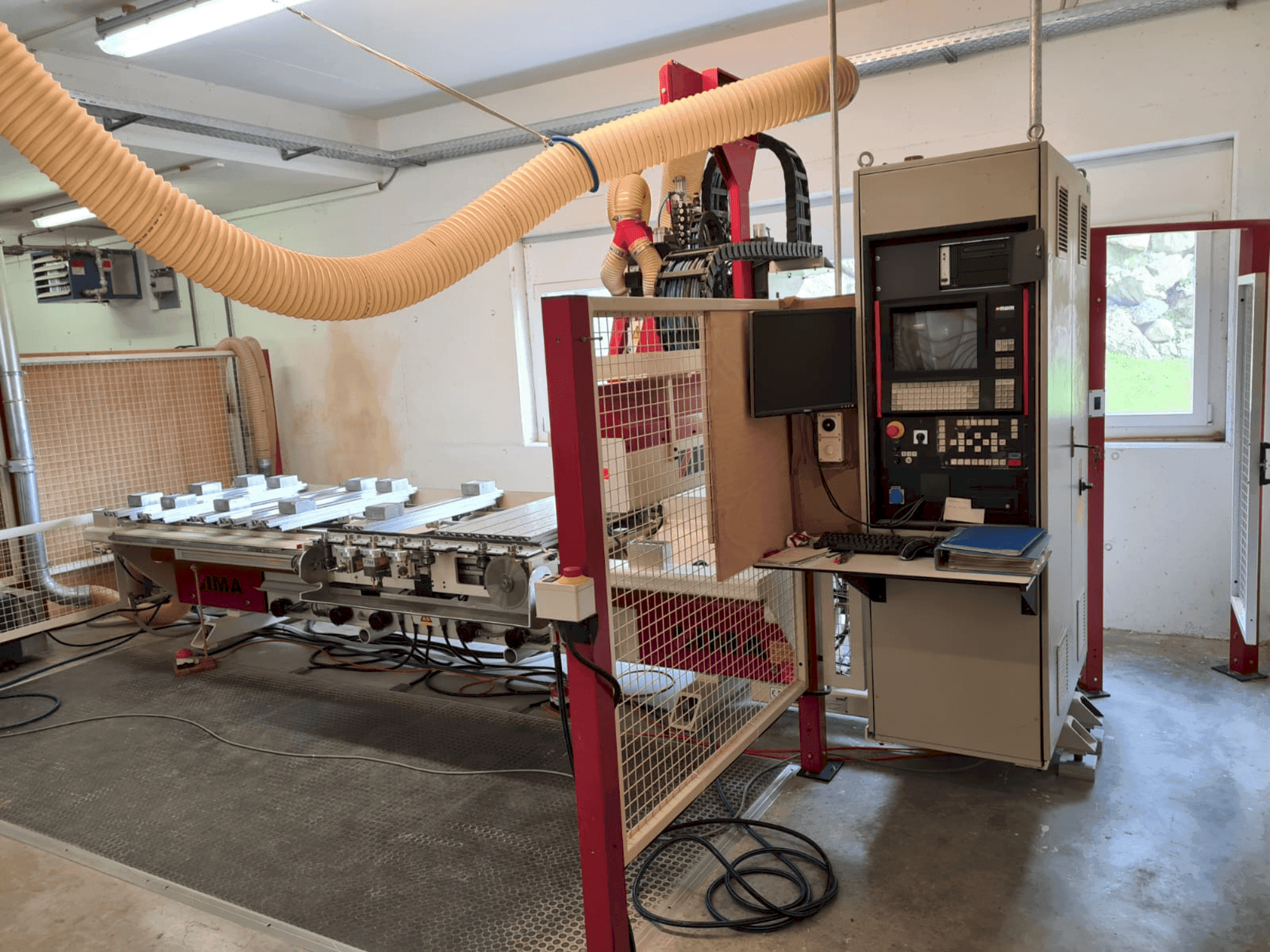 Vista frontale della macchina IMA BIMA 310 120/300