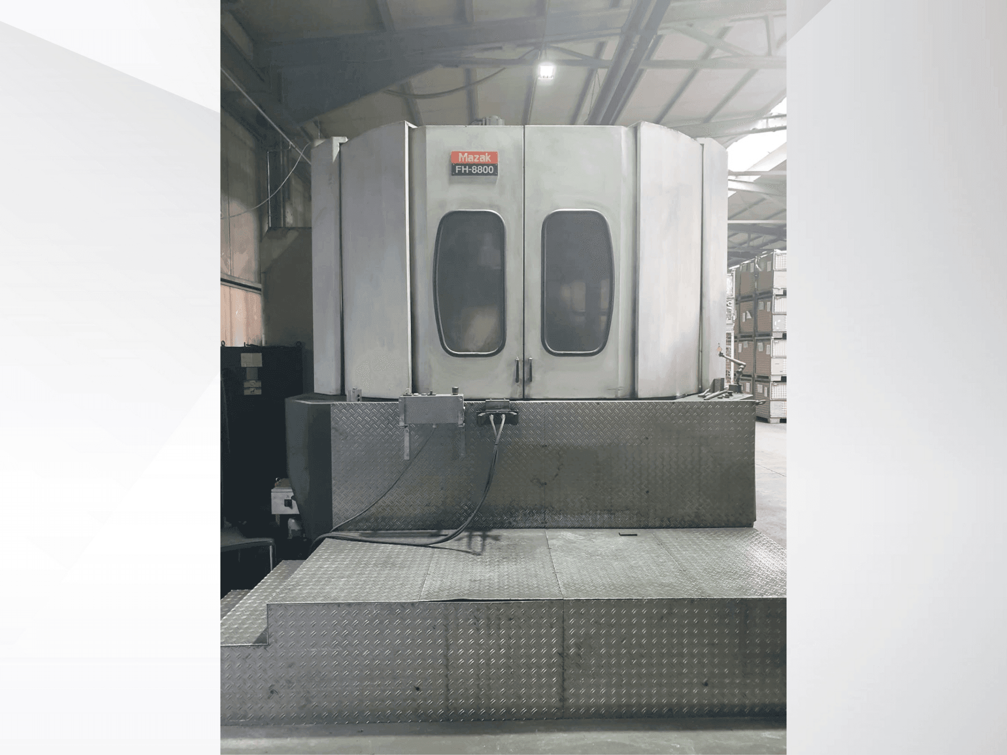 Vista frontale della macchina Mazak FH 8800