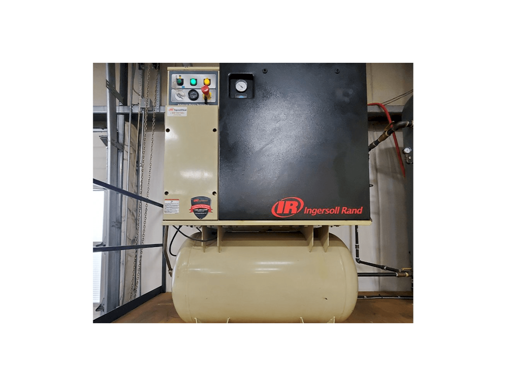 Vista frontale della macchina Ingersoll Rand UP6-15cTAS-125