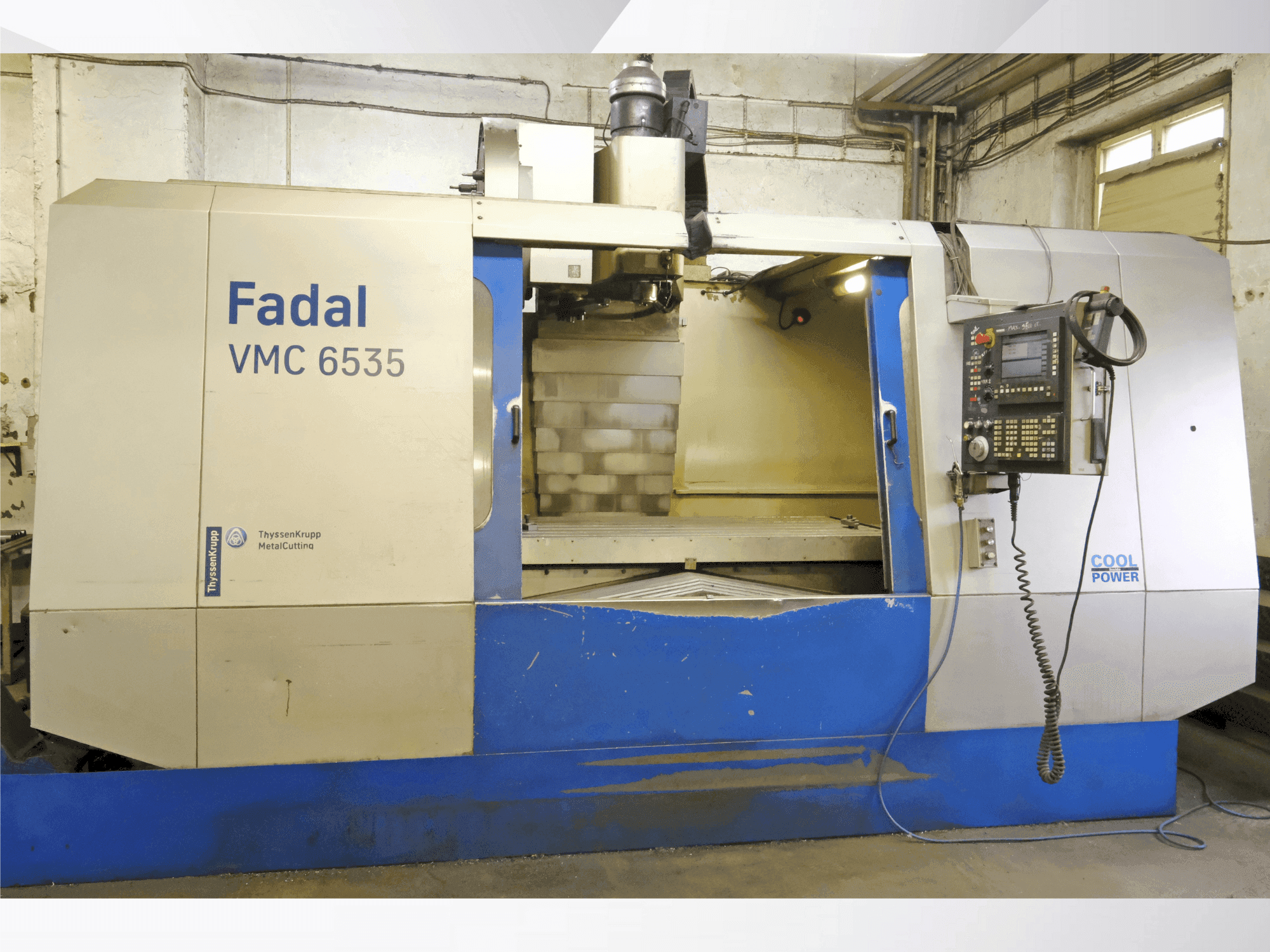 Vista frontale della macchina FADAL VMC 6535 HT