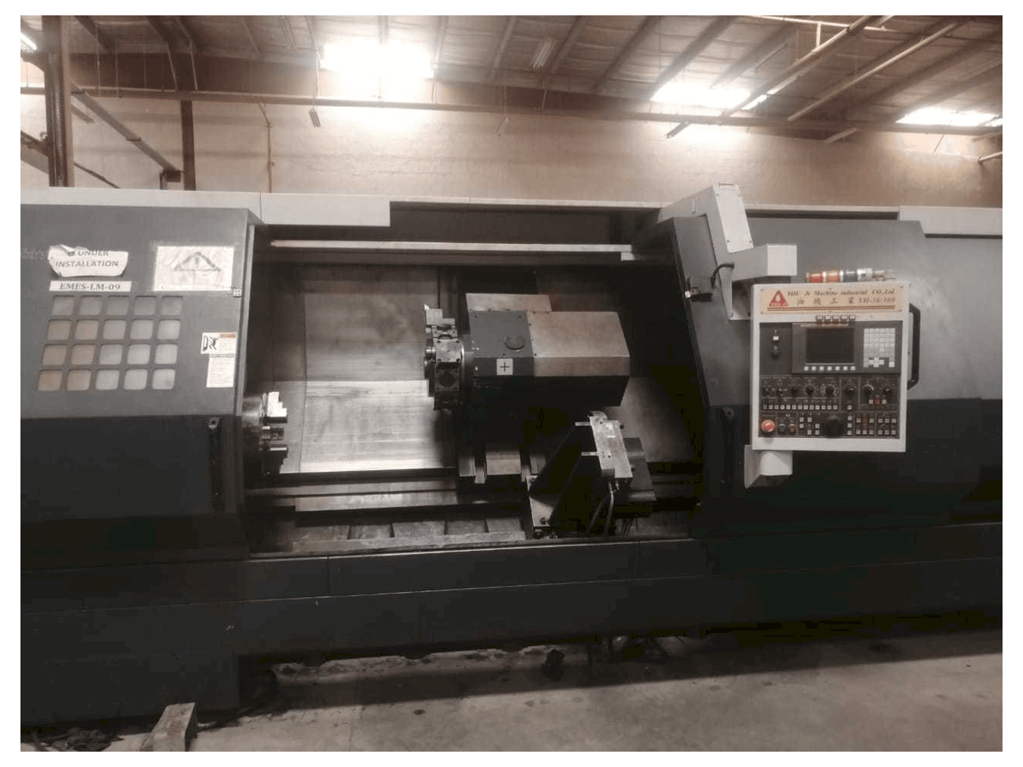 Vista frontale della macchina YOU JI YH-36+C/300