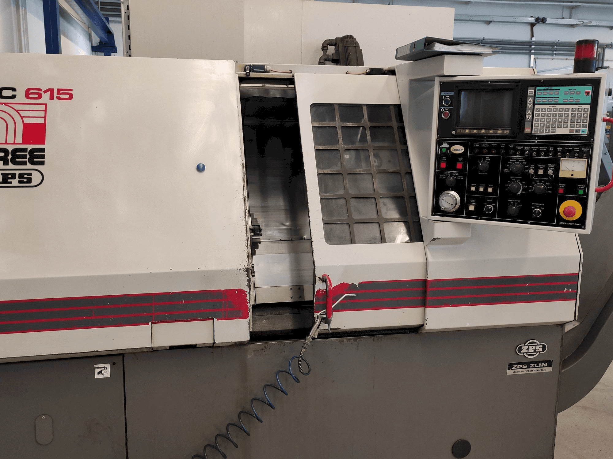 Vista frontale della macchina ZPS S-50 (TC-615)