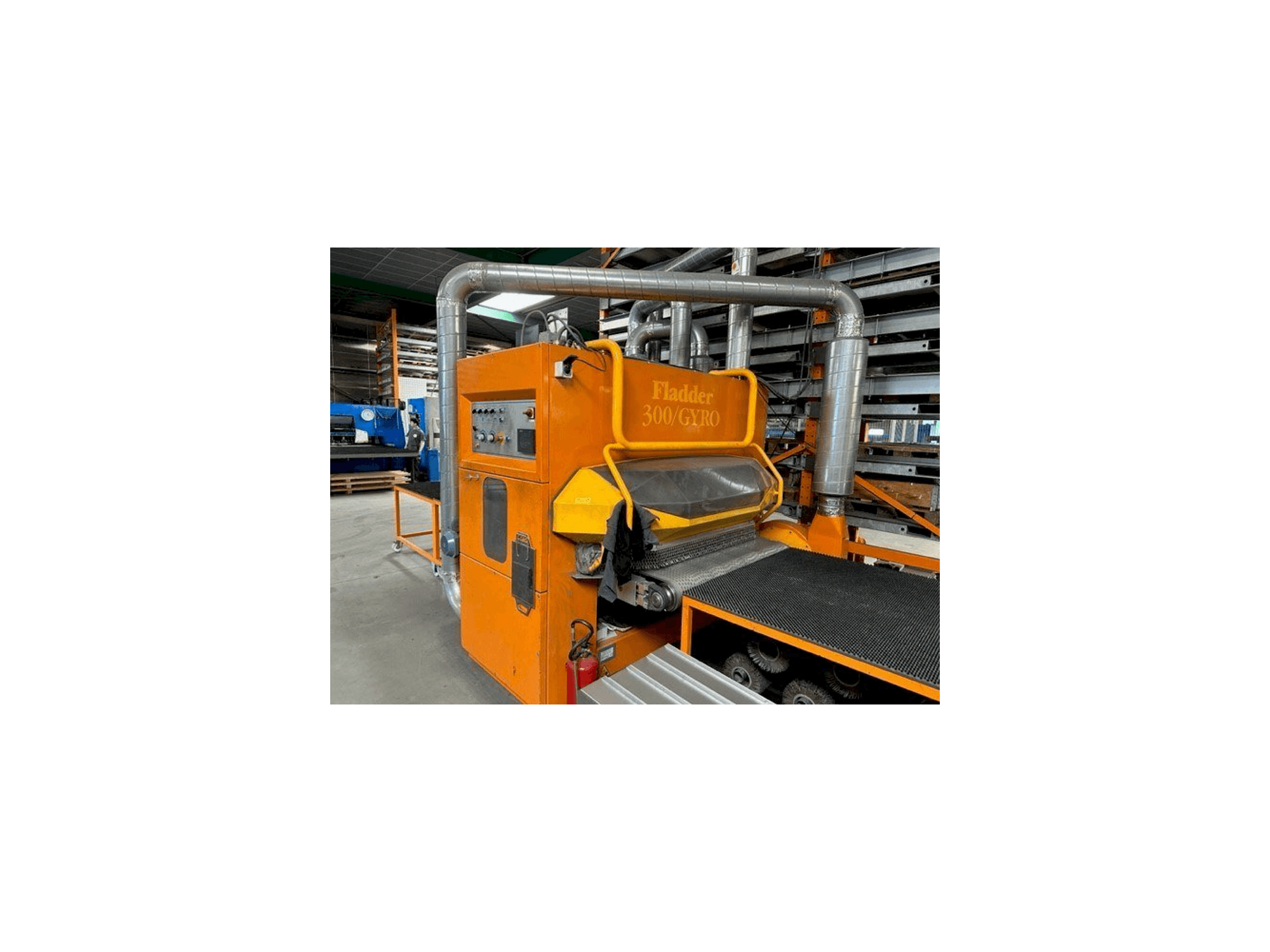 Vista frontale della macchina Fladder 300/GYRO-1300 VAC