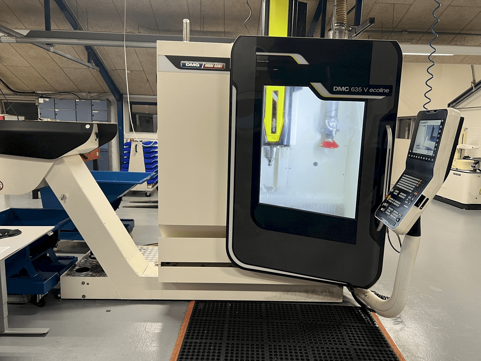 Vista frontale della macchina DMG Mori Seiki DMC 635 V ECOLINE