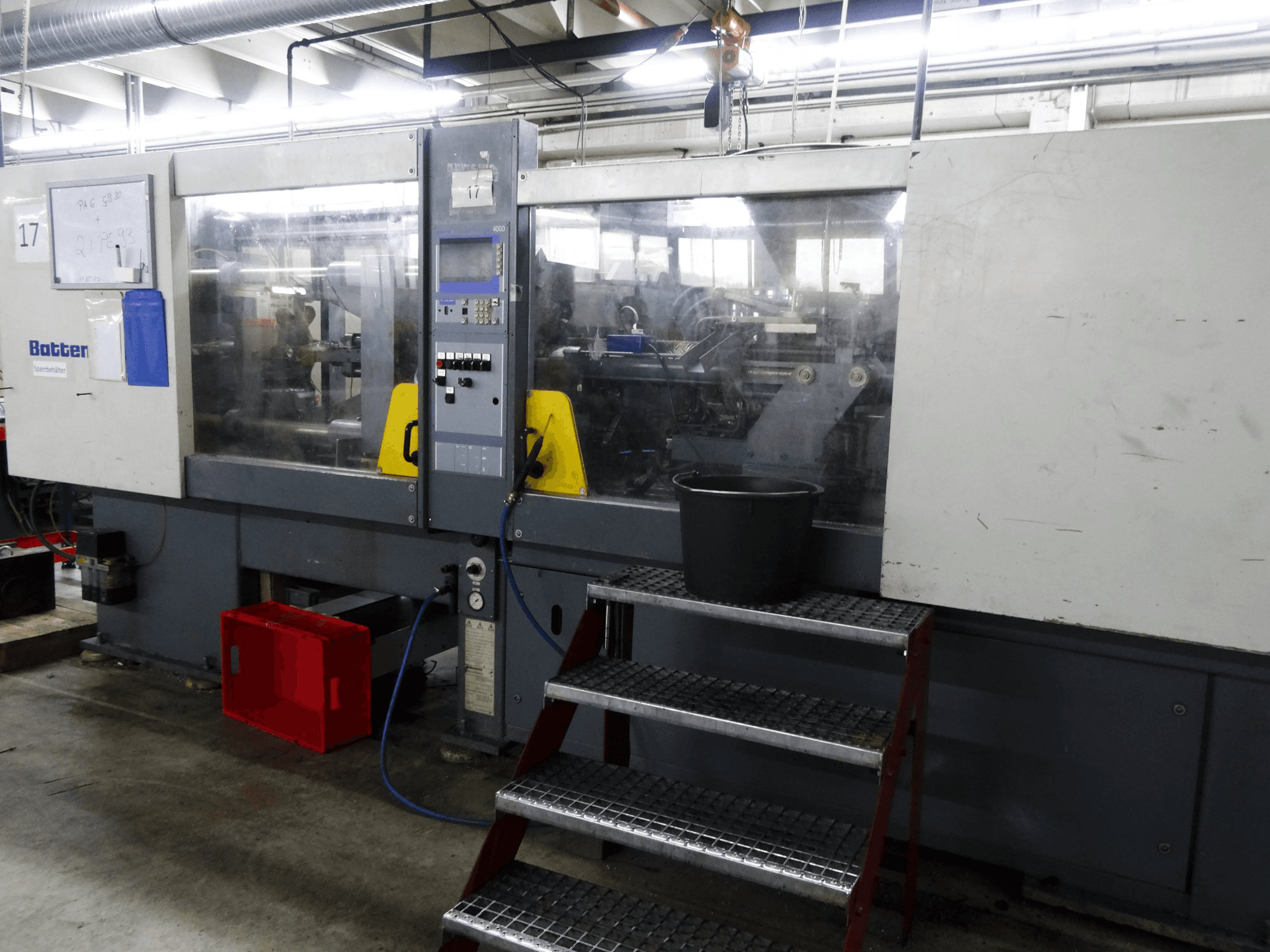 Vista lato destro della macchina Battenfeld BA 1500/630 BK
