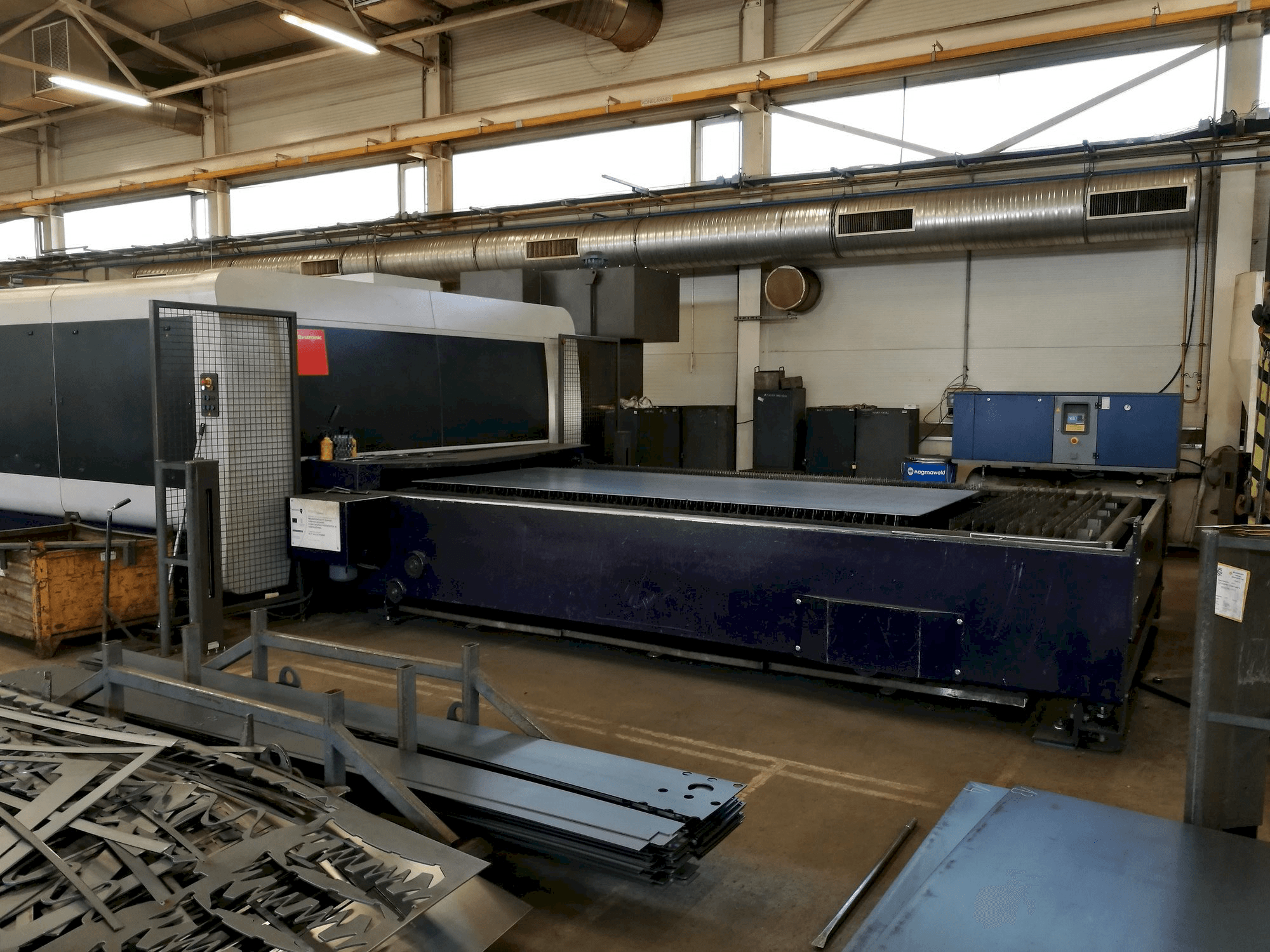 Vista laterale sinistra della macchina Bystronic BySprint Fiber 4020