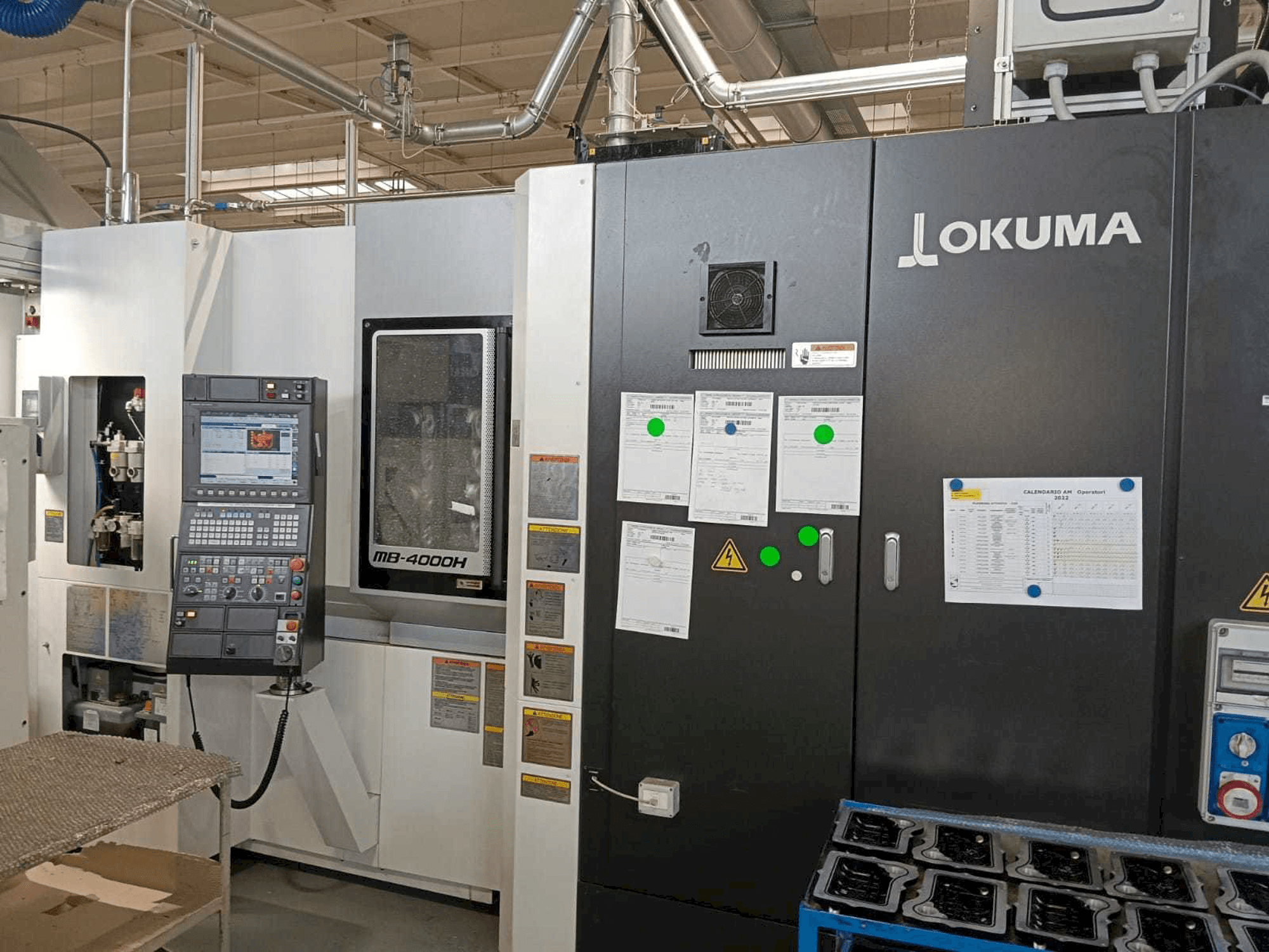 Vista frontale della macchina Okuma MB-4000H