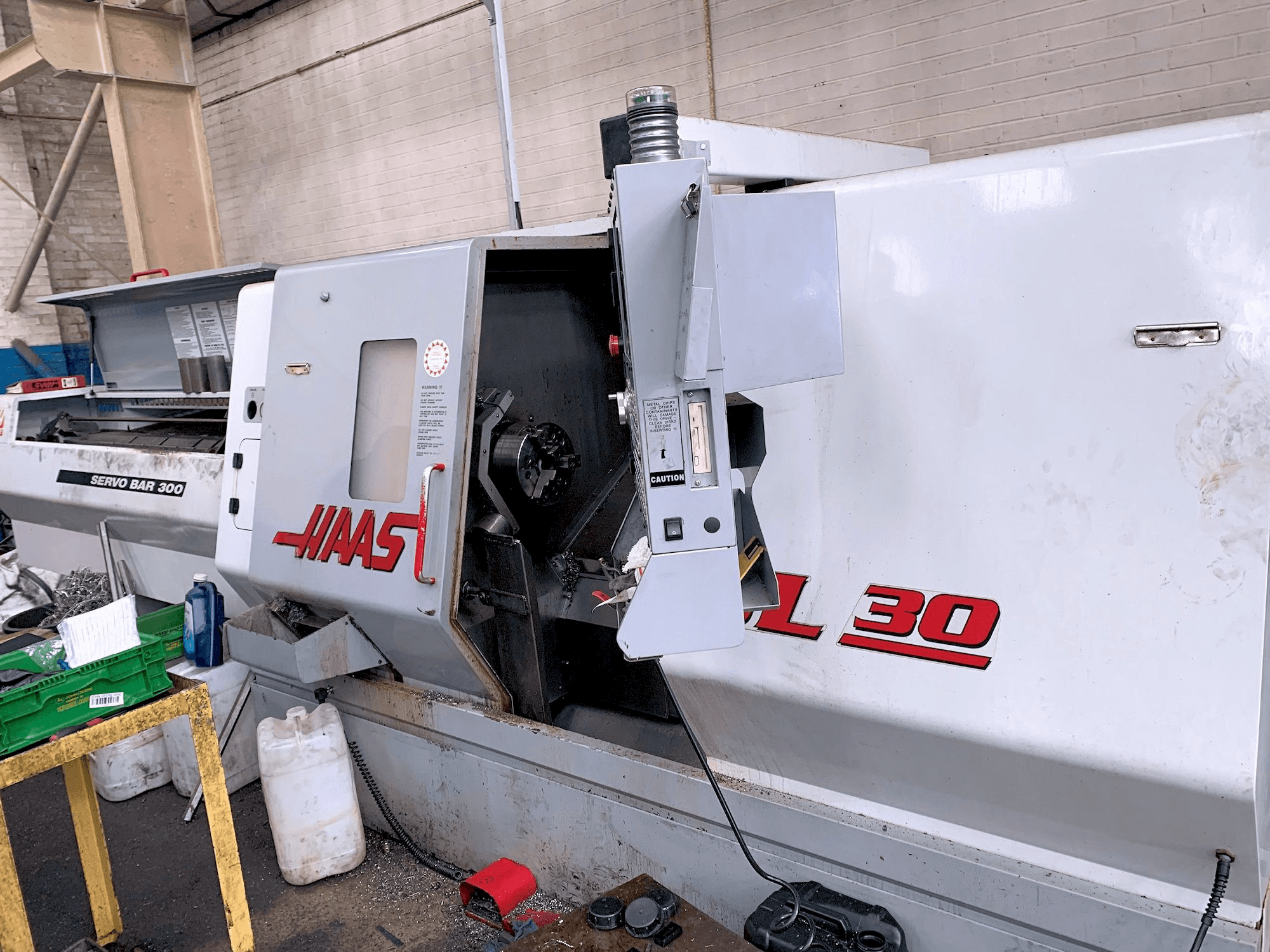 Vista frontale della macchina HAAS SL-30