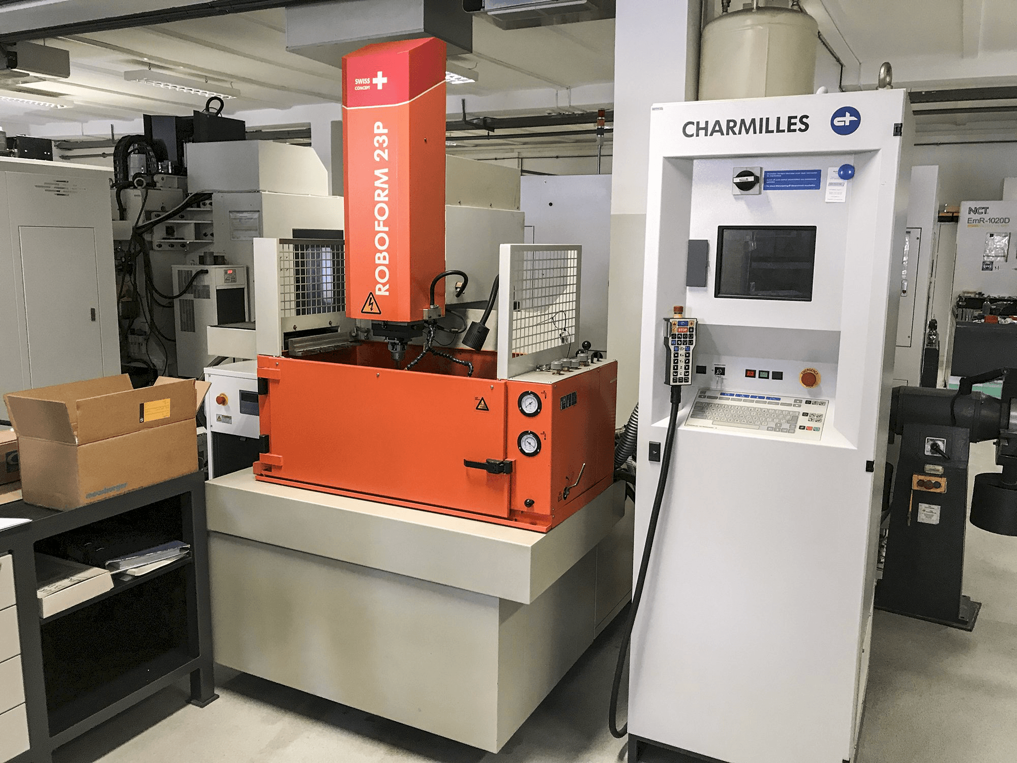 Vista frontale della macchina CHARMILLES ROBOFORM 23P