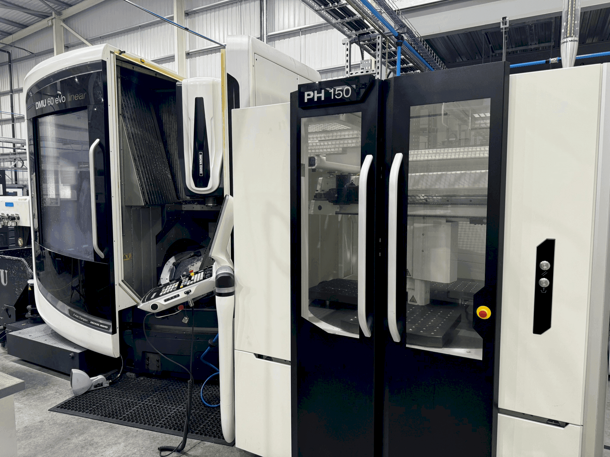 Vista frontale della macchina DMG MORI DMU 60 eVo + PH150