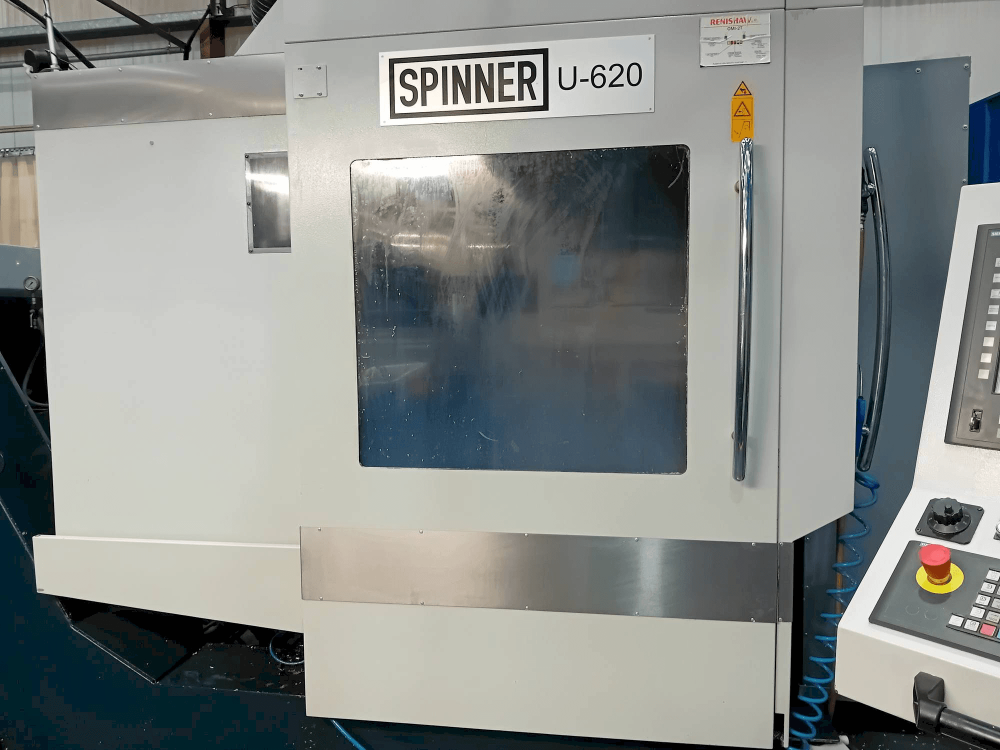 Vista frontale della macchina SPINNER U5-620