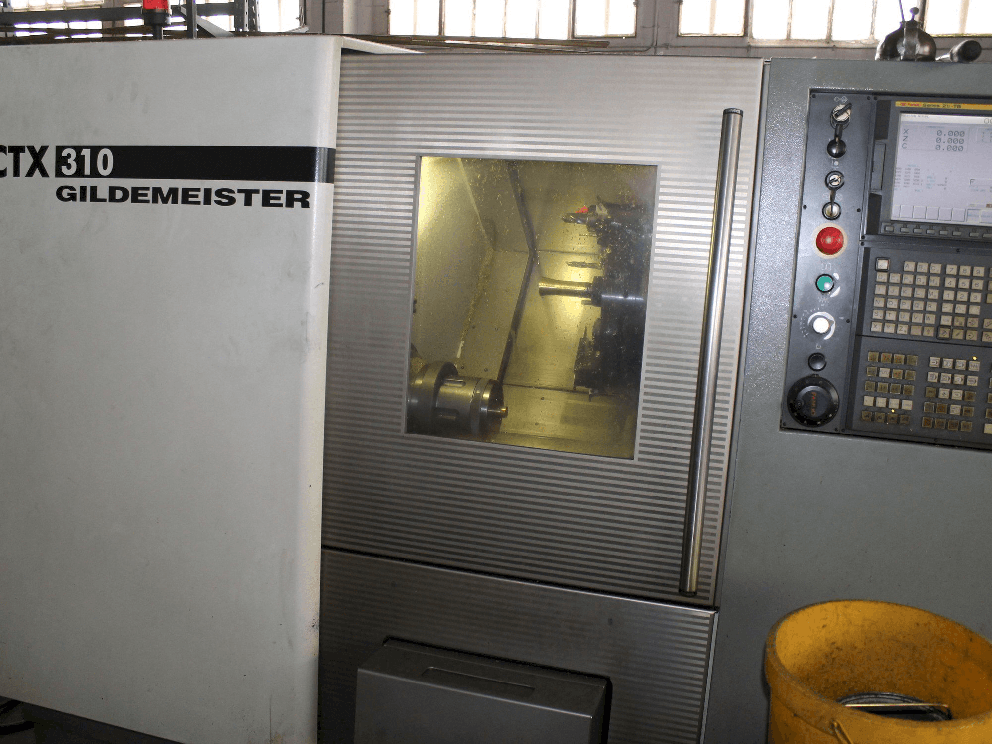 Vista frontale della macchina Gildemeister CTX - 310