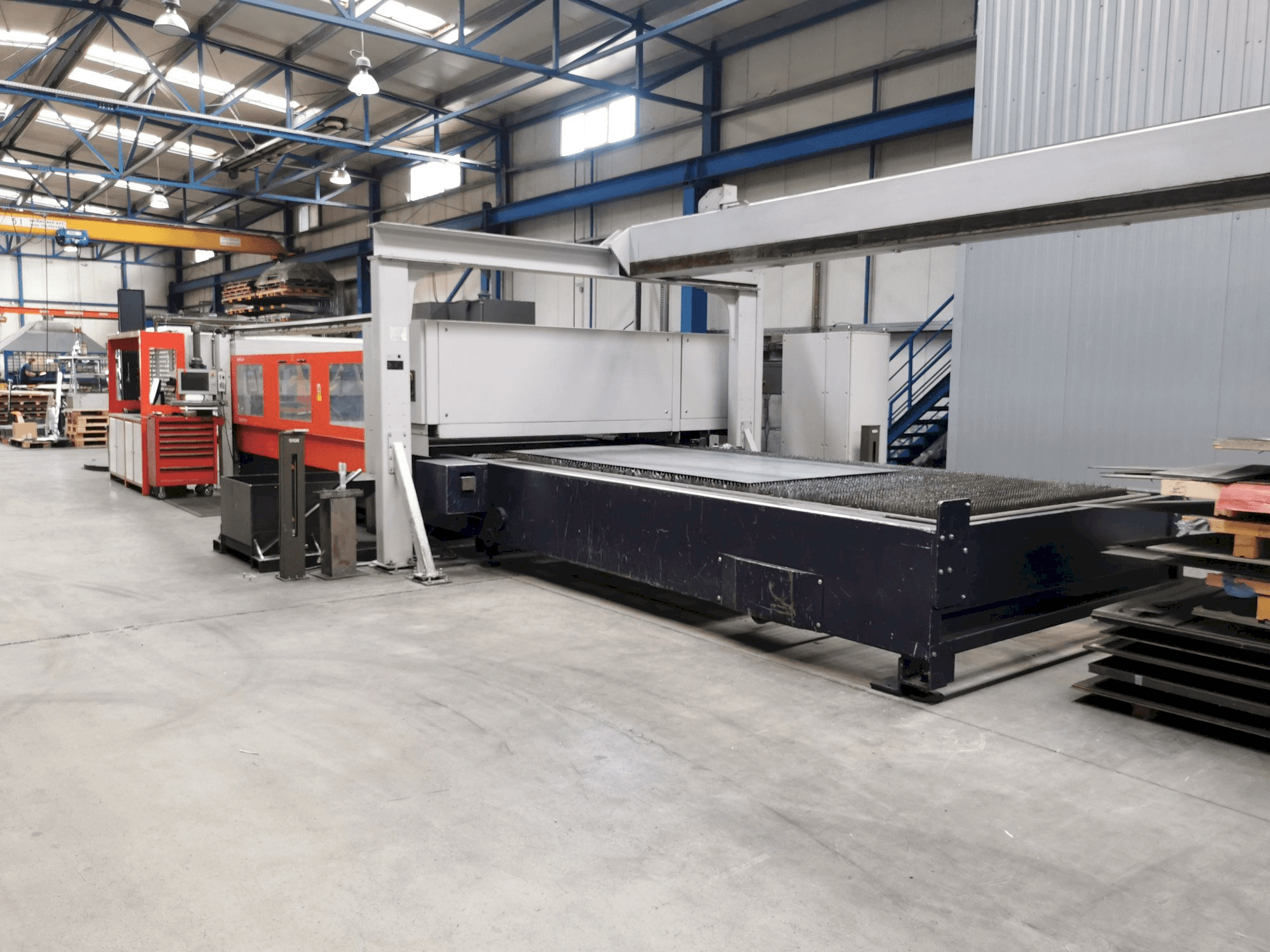 Vista frontale della macchina Bystronic Bystar 4020