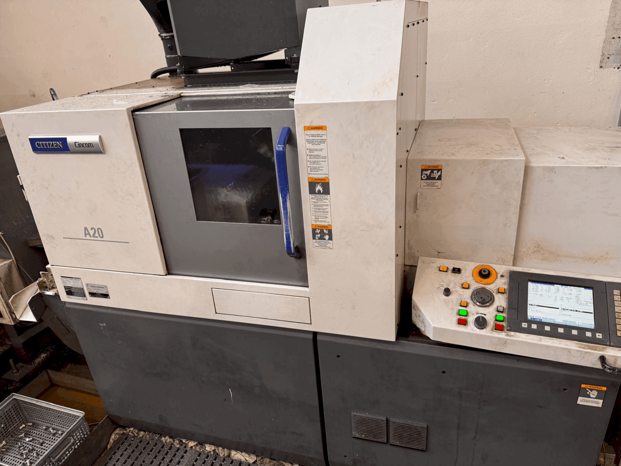 Vista frontale della macchina Citizen A20