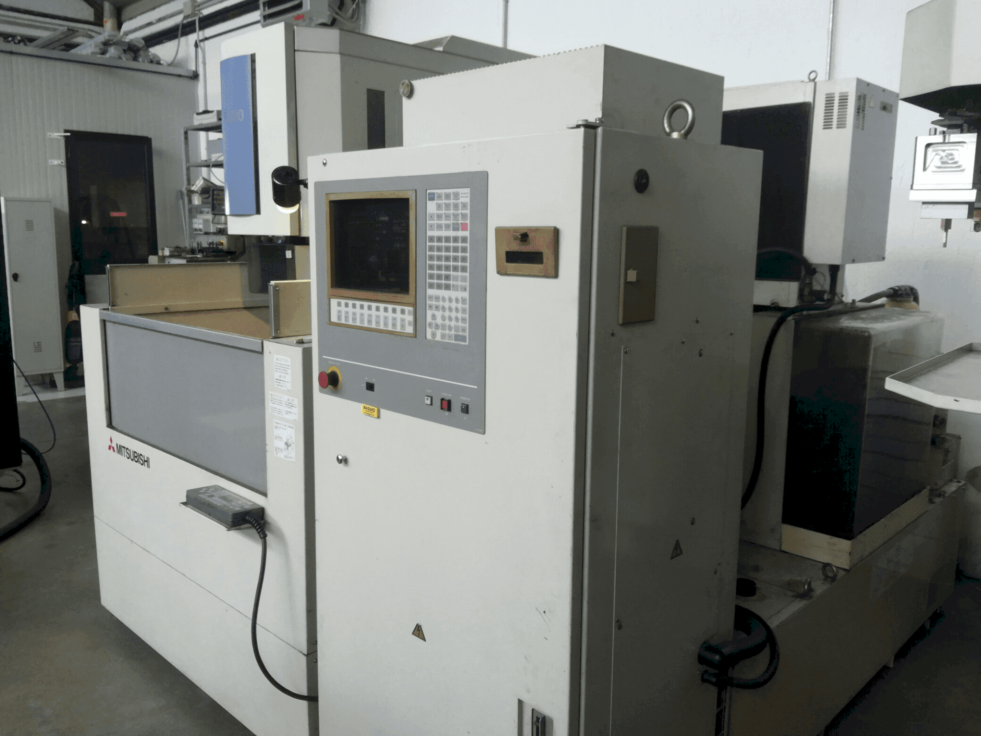 Vista frontale della macchina Mitsubishi FX 20