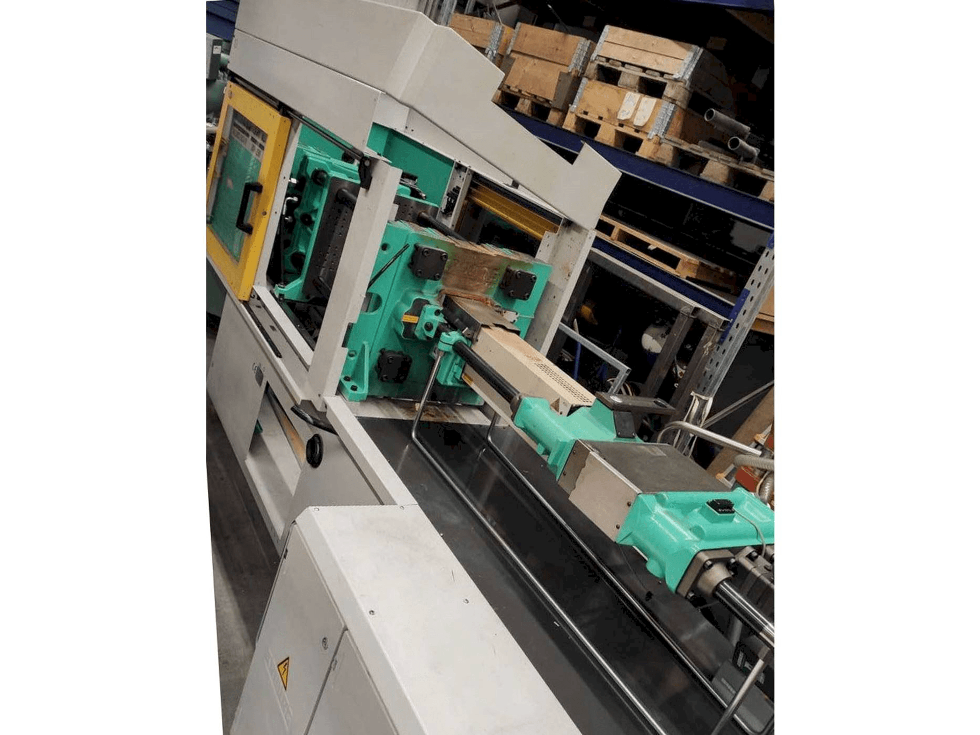 Vista frontale della macchina Arburg 370C-800-250