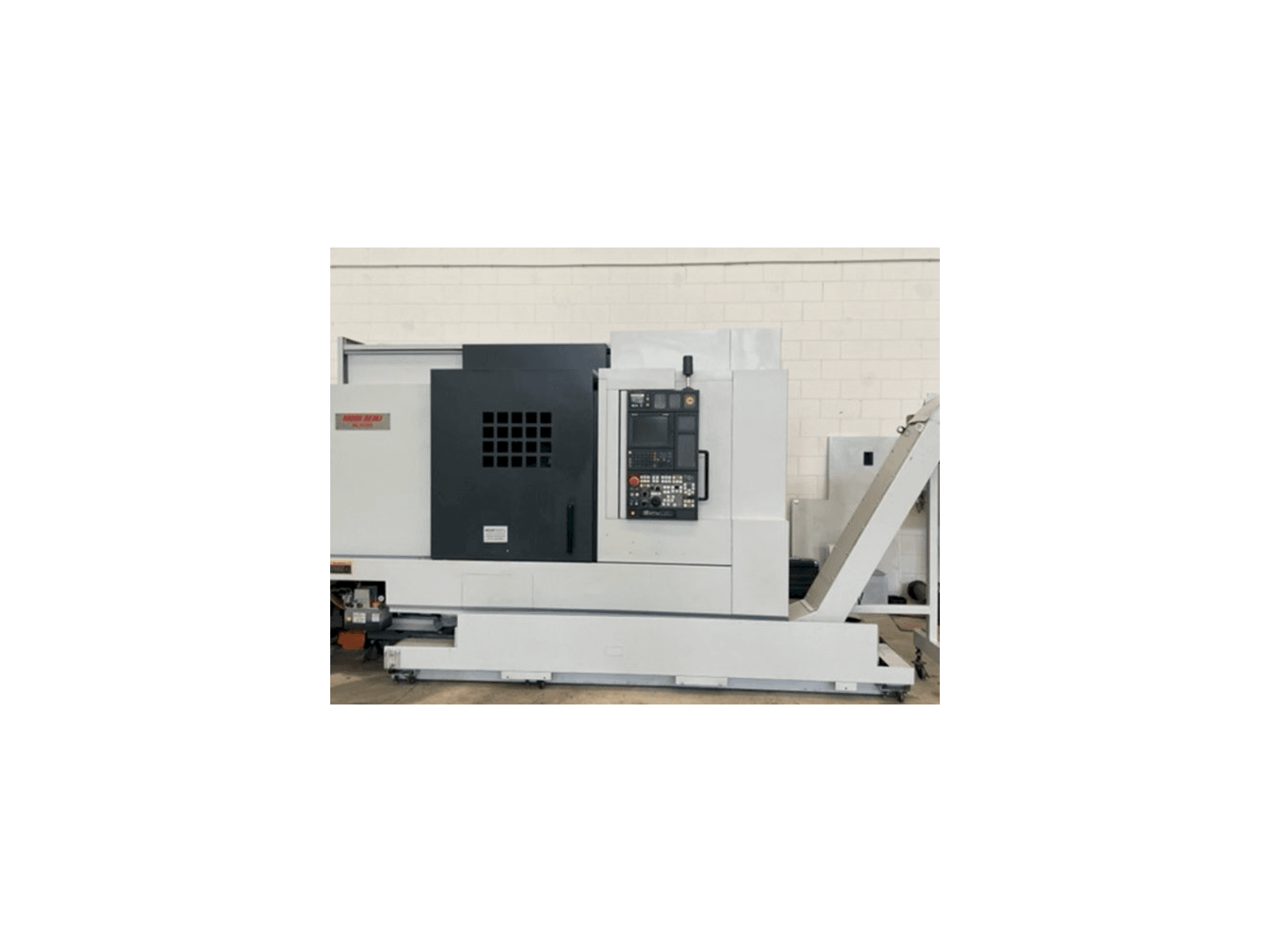 Vista frontale della macchina MORI SEIKI NL 3000Y/700