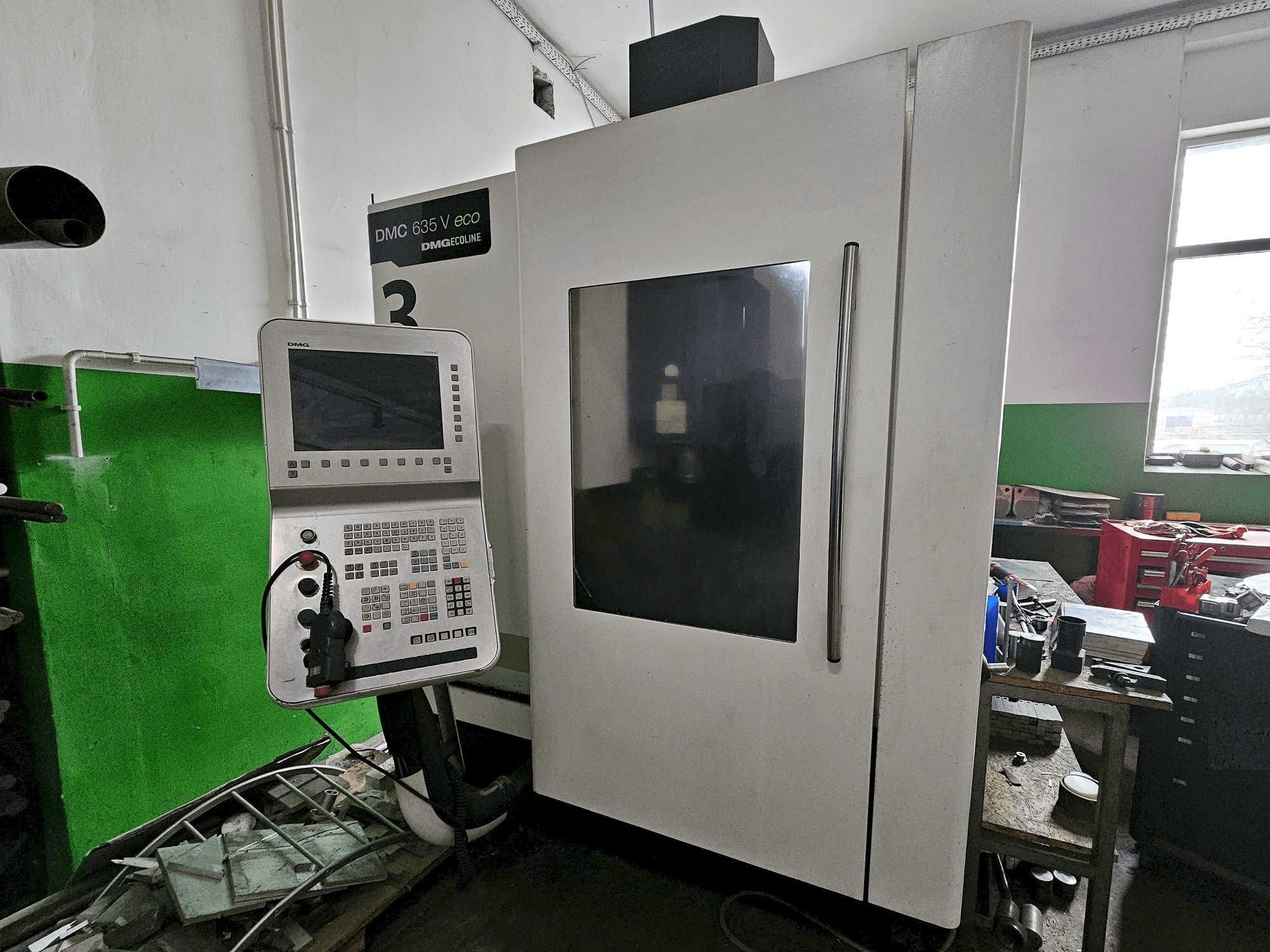 Vista frontale della macchina DMG DMC 635 V ecoline