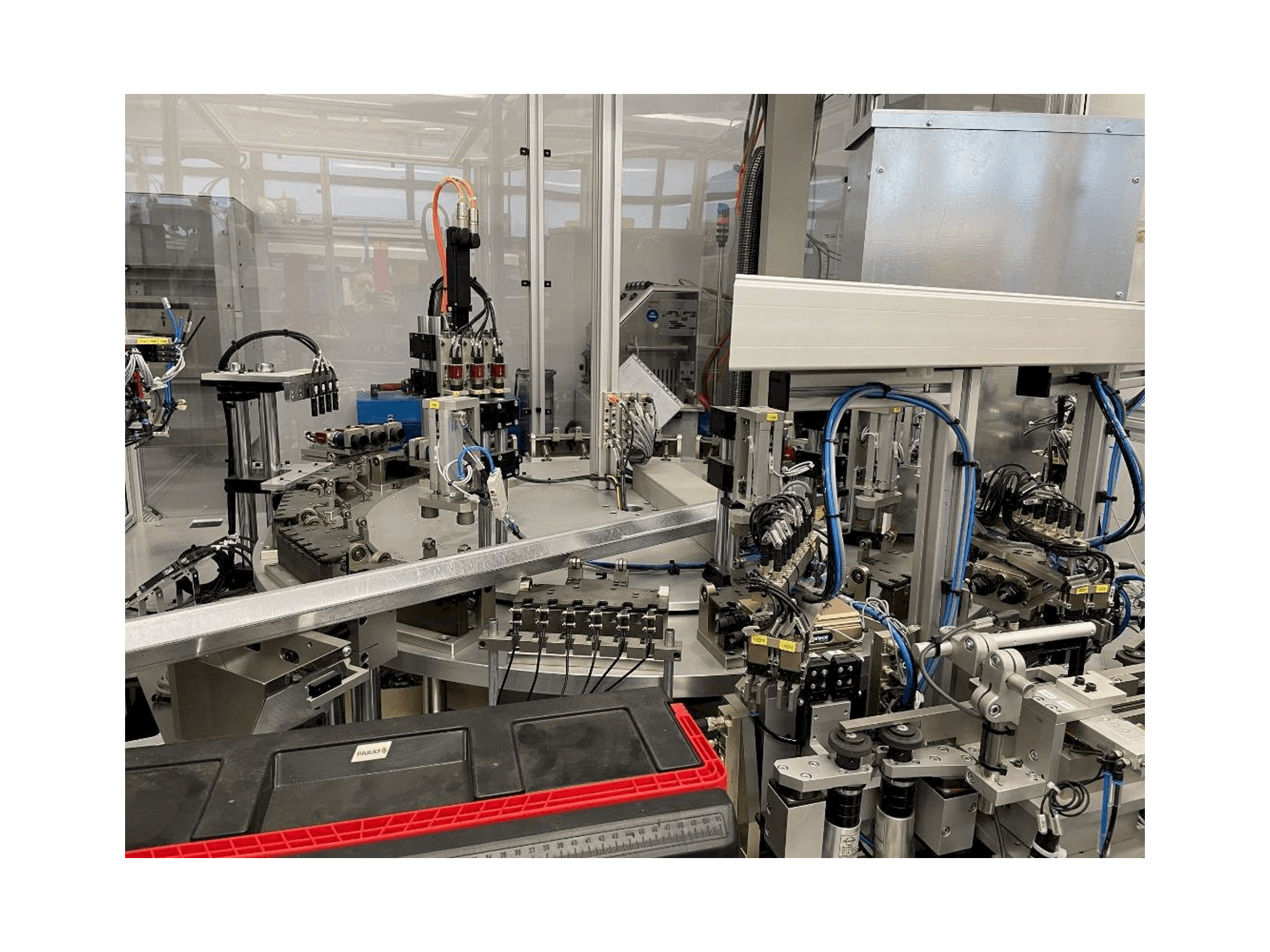 Vista frontale della macchina TEAM AUTOMATION BERLIN Tattoo Needle Testing System