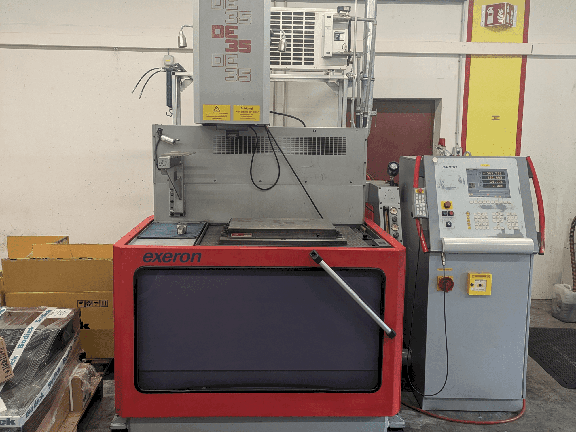 Vista frontale della macchina Exeron DE 35 CE