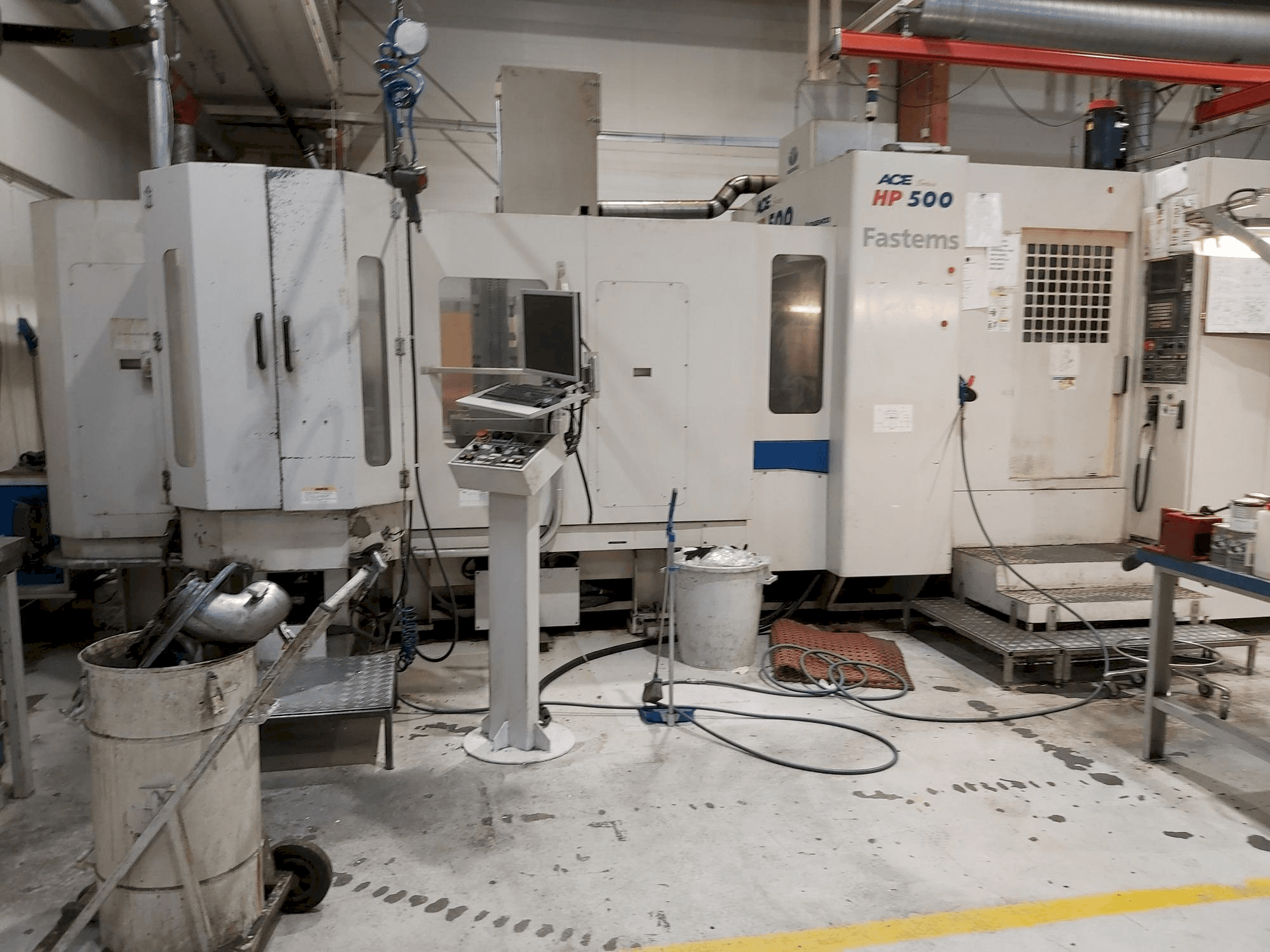 Vista frontale della macchina Doosan ACE 500 HP