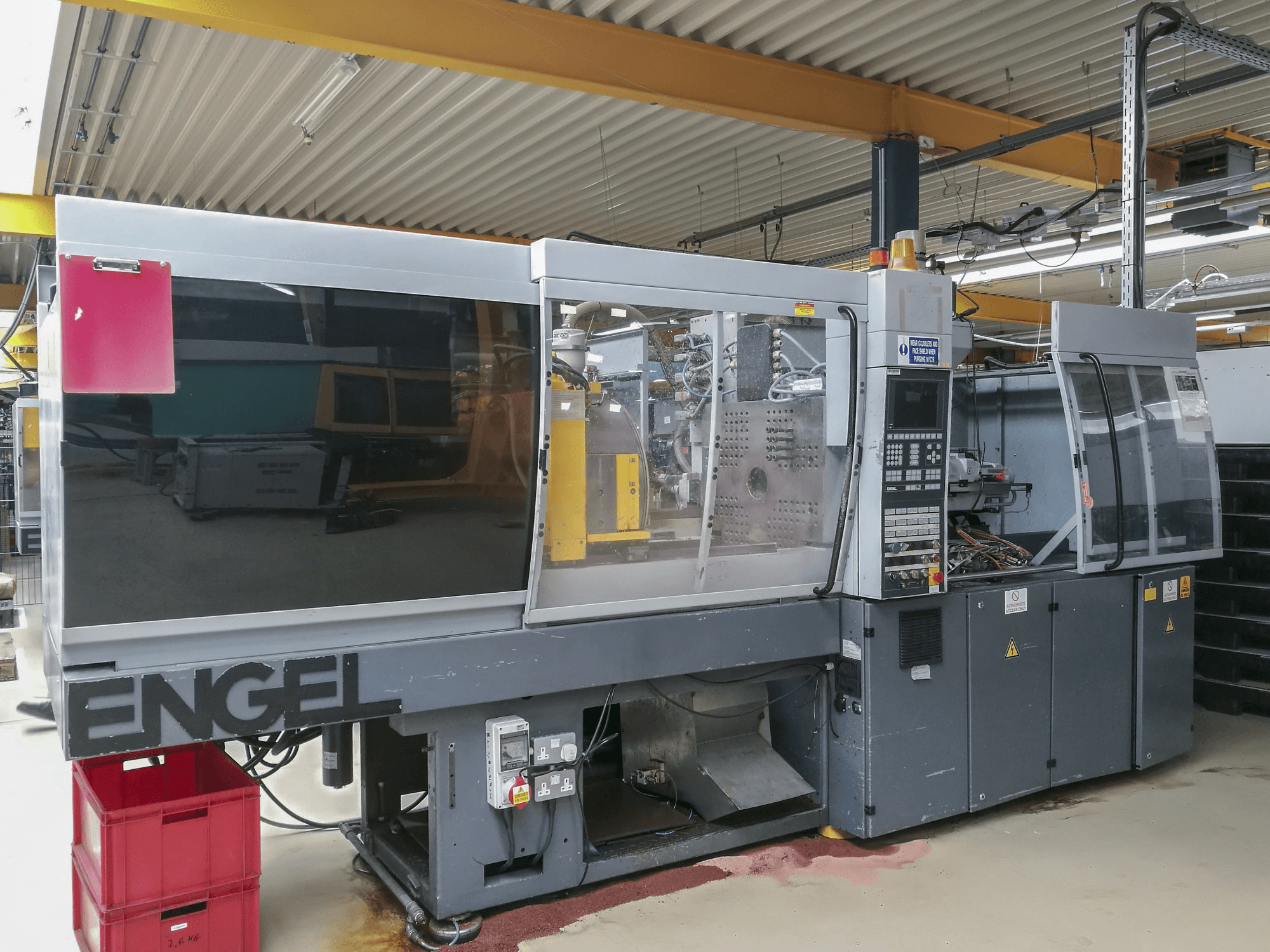 Vista frontale 1 della macchina ENGEL 80H80L/80 HL-2F