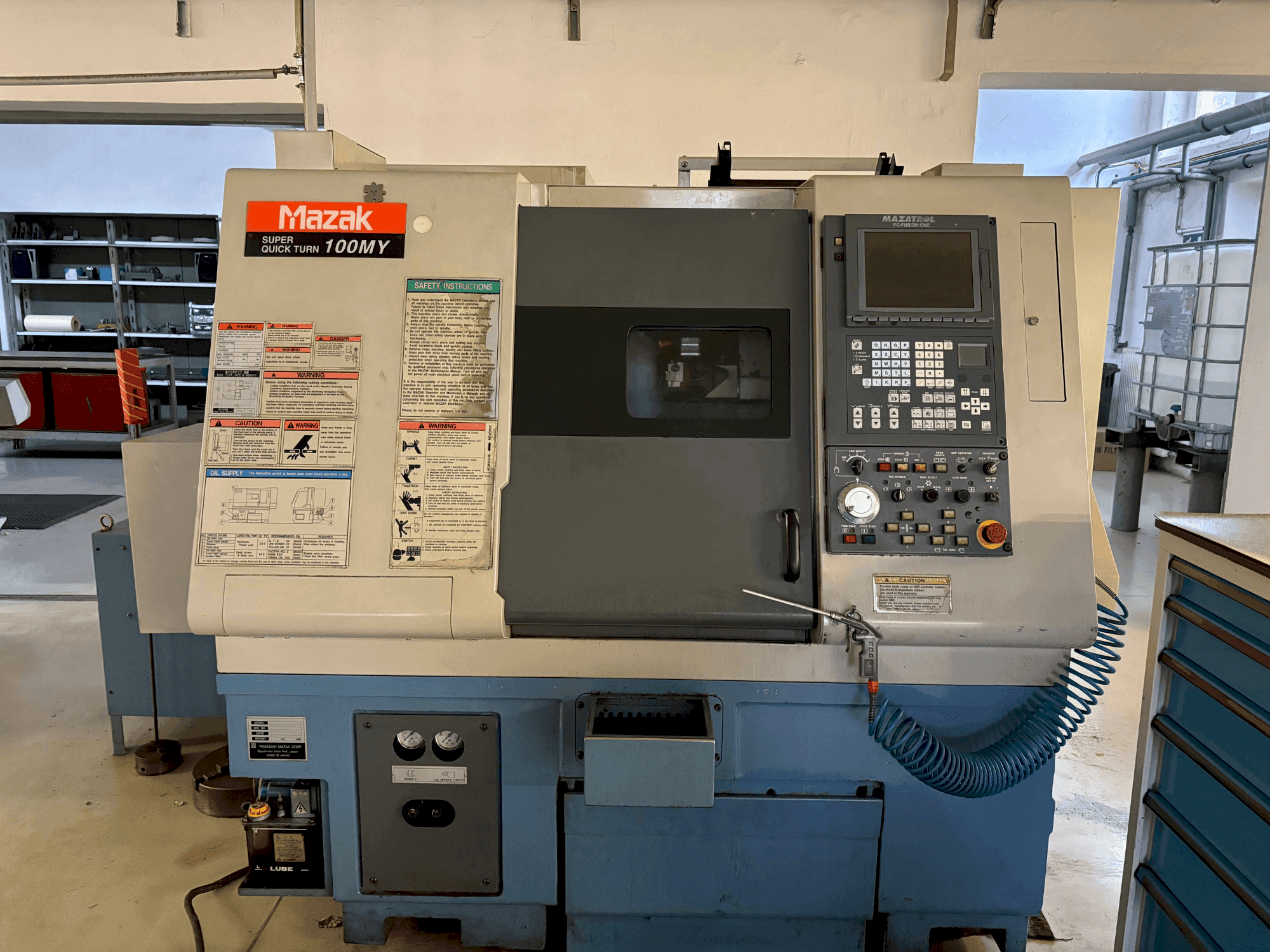 Vista frontale della macchina Mazak Super Quick Turn 100 MY