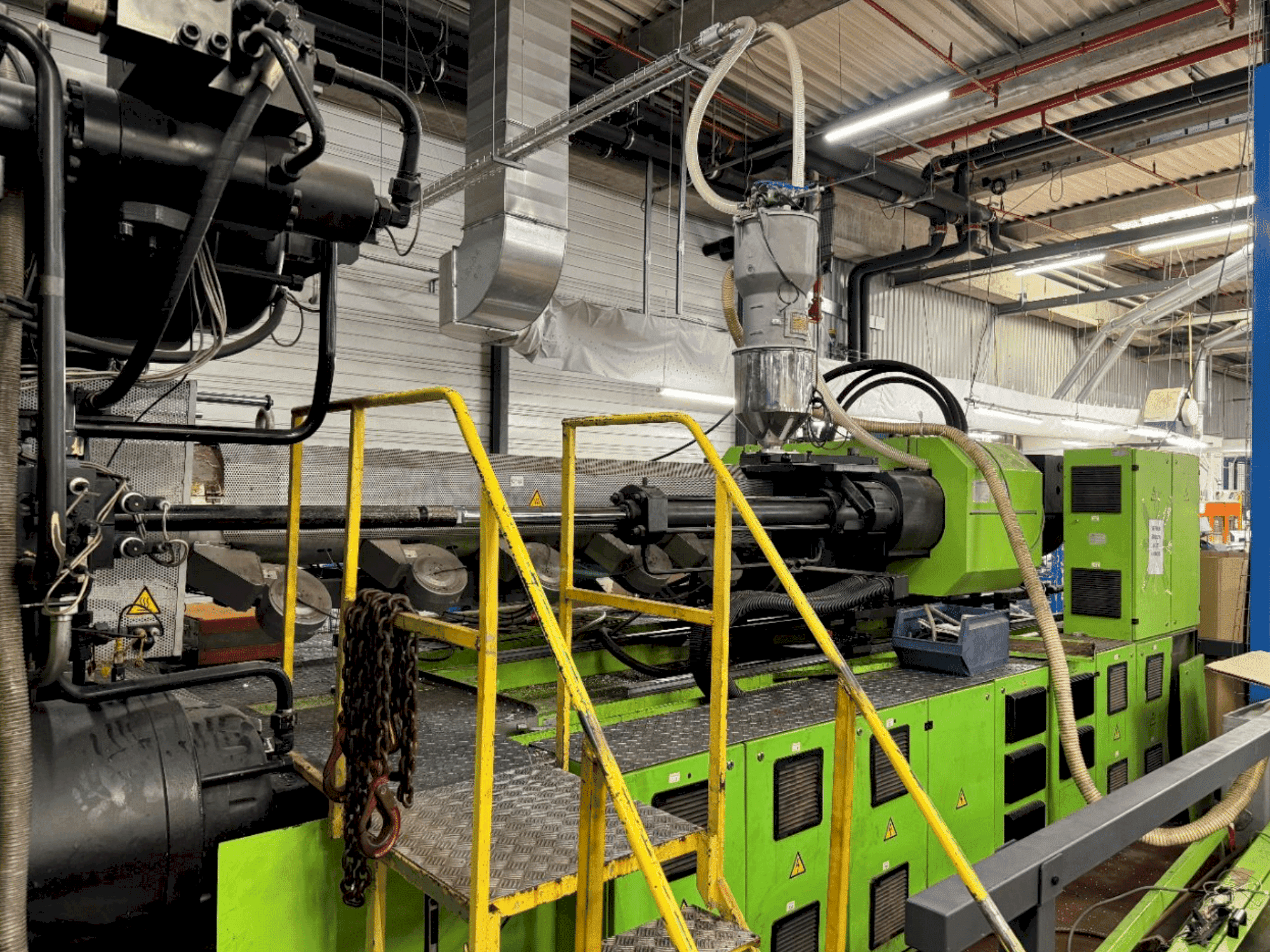 Vista frontale della macchina Engel ES 16050/1100DUO