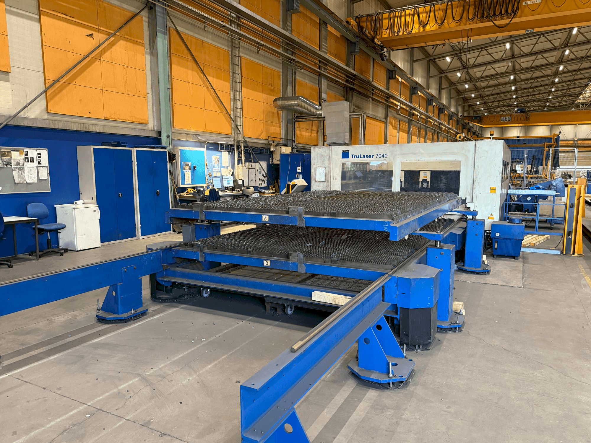 Vista frontale della macchina TRUMPF Trulaser 7040
