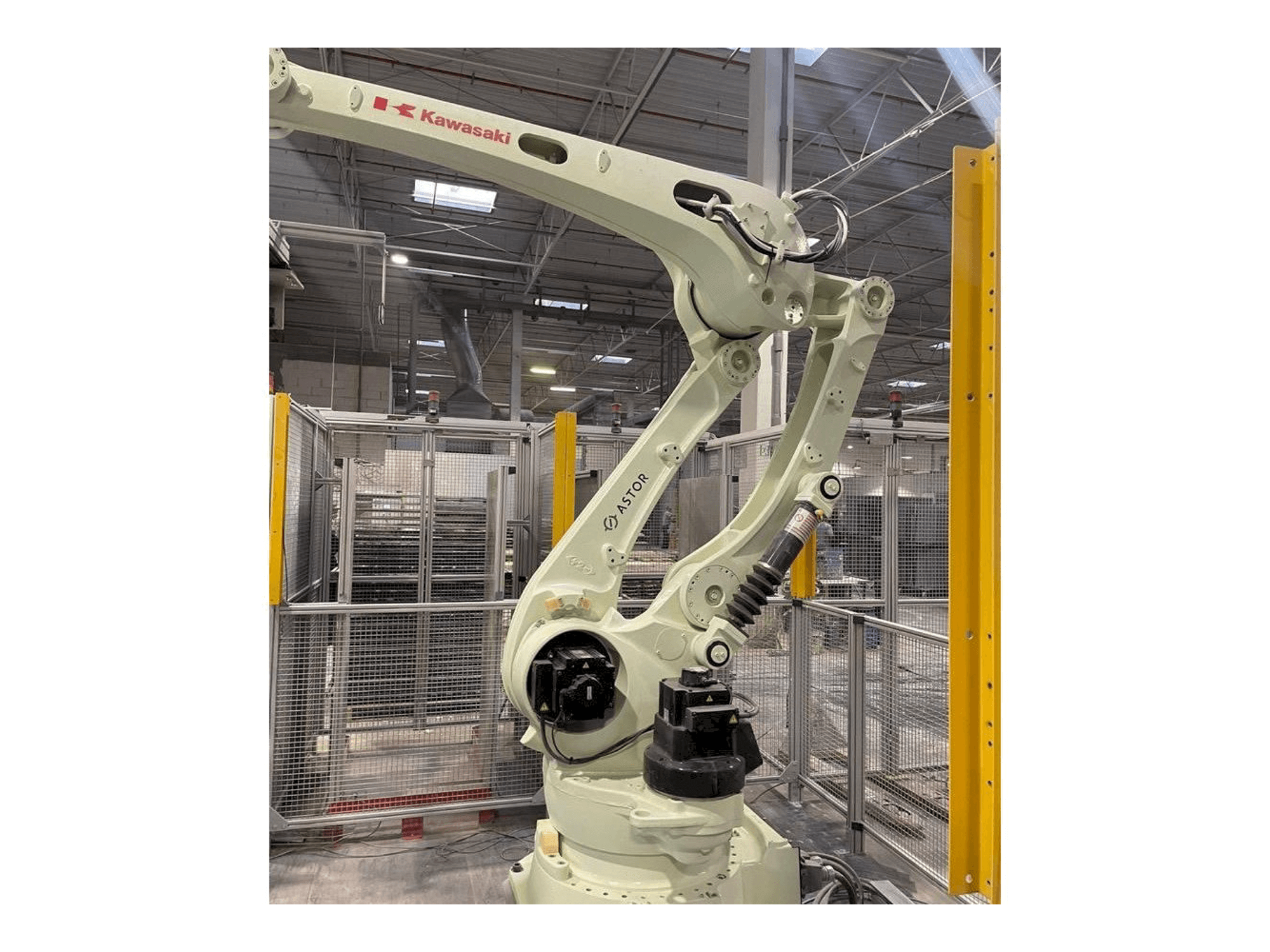 Vista frontale della macchina Kawasaki 3CP180L-AC03