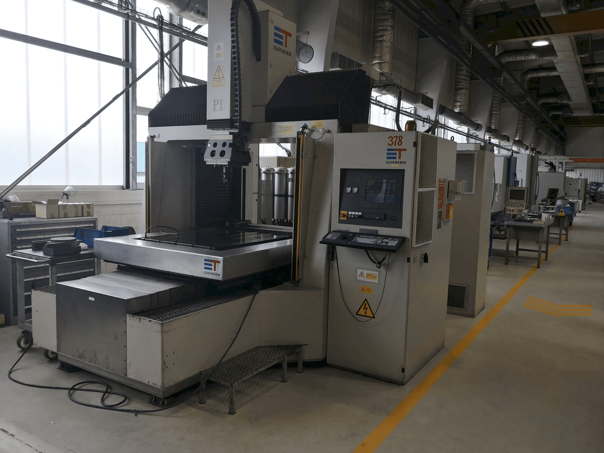 Vista frontale della macchina ELOTHERM ELBOMAT P1