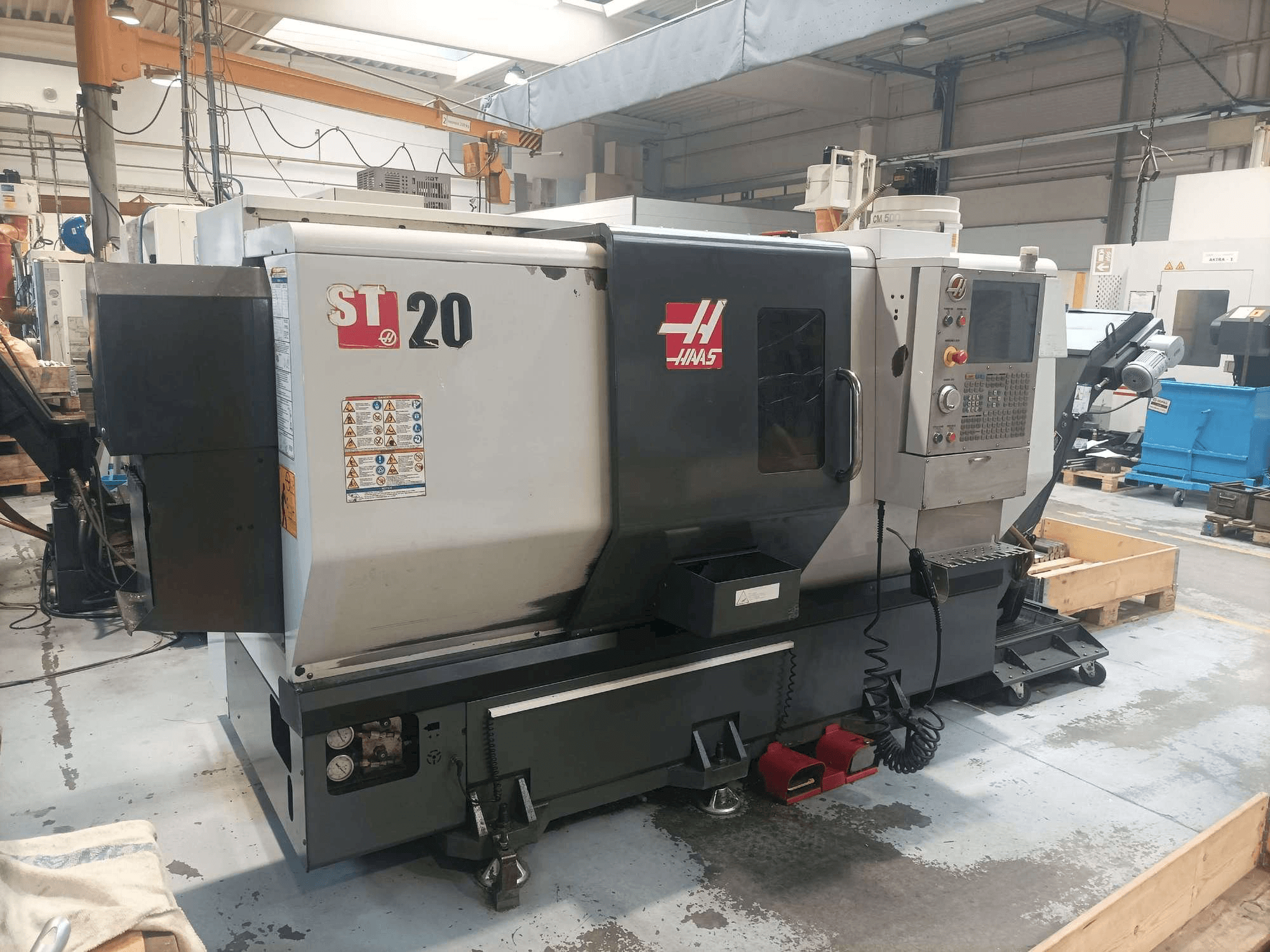 Vista frontale della macchina HAAS ST-20SSY