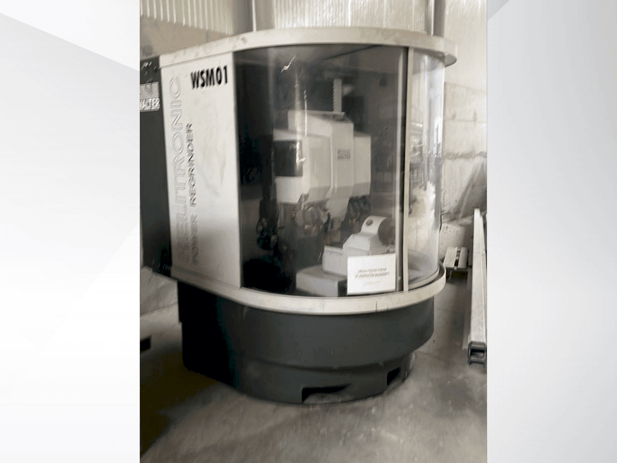 Vista frontale della macchina WALTER Helitronic Power Regrinder