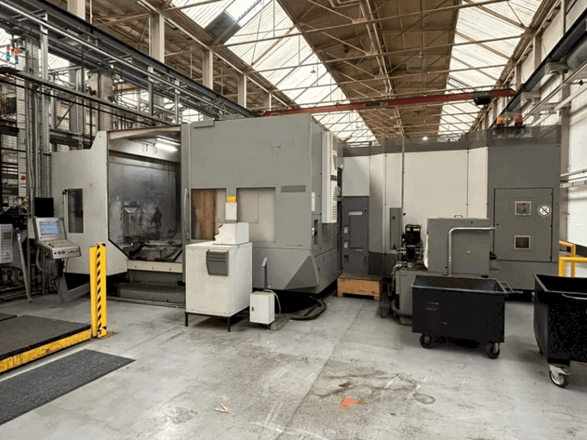 Vista frontale della macchina DMG DMC 100 H