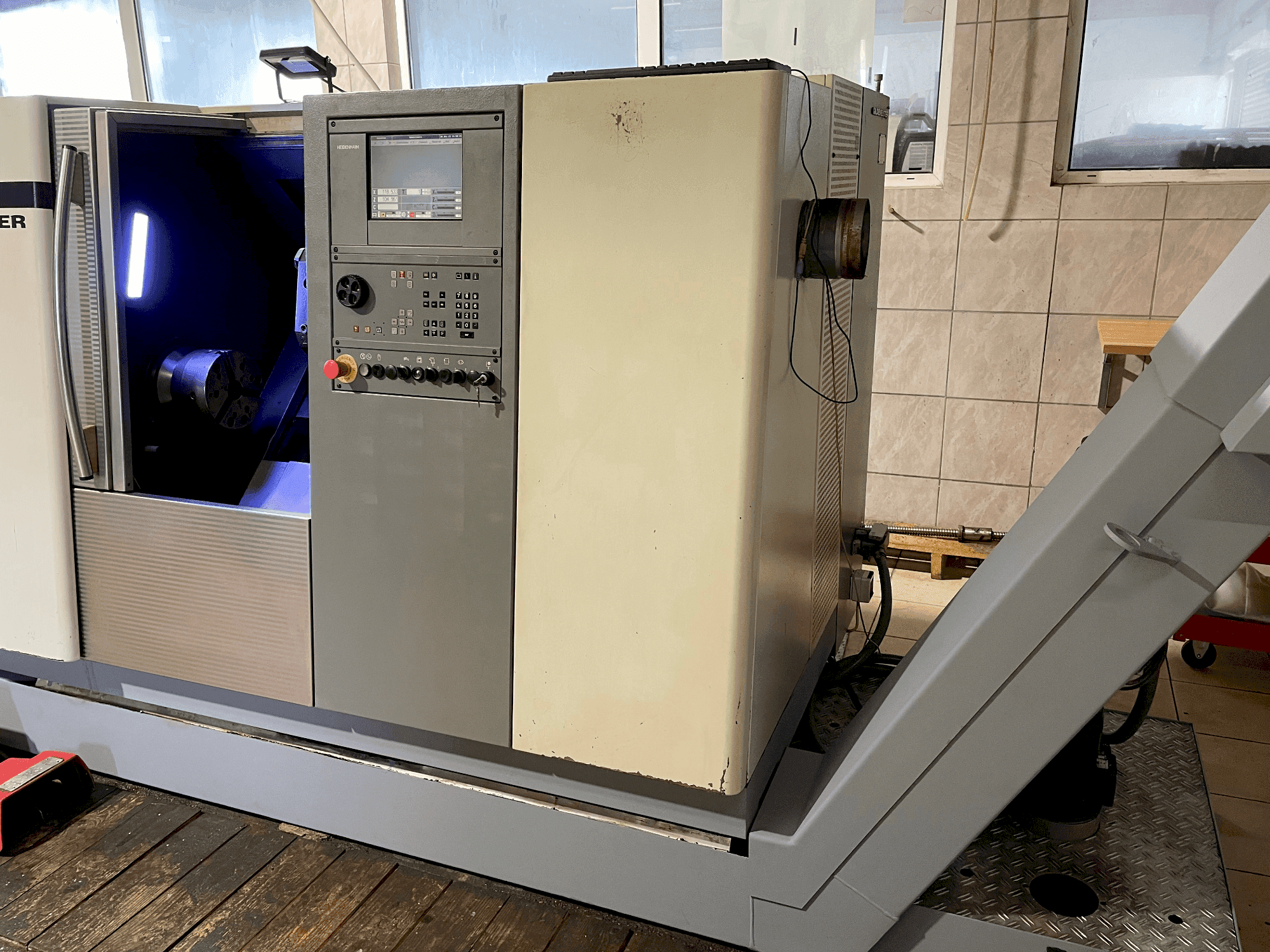 Vista frontale della macchina Gildemeister CTX 310 V3