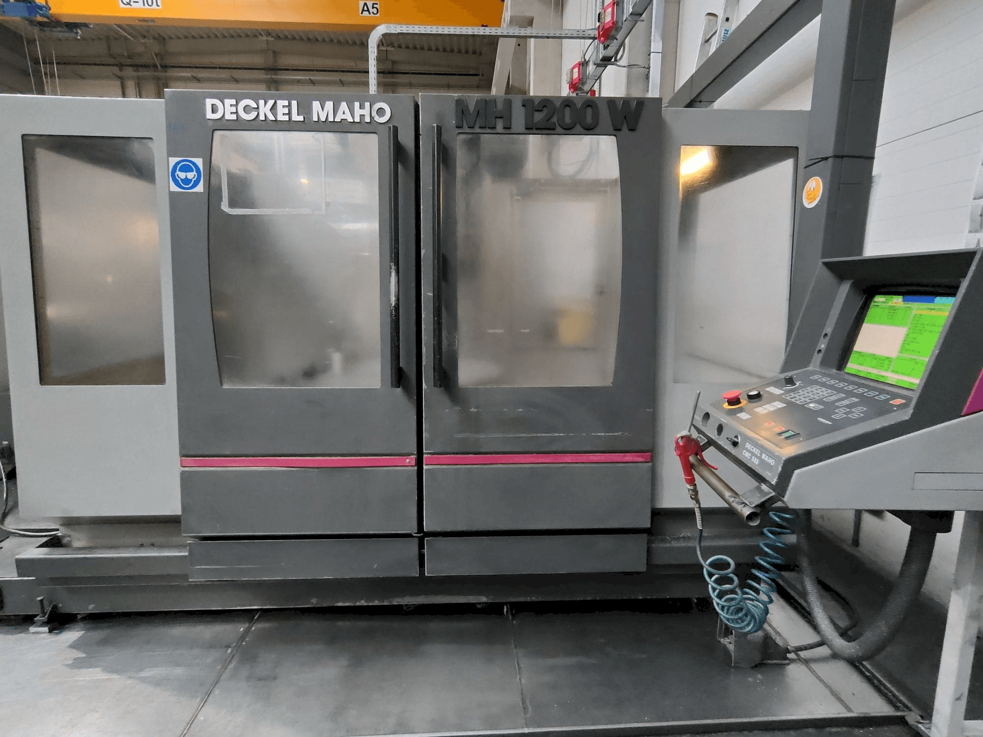 Vista frontale della macchina Maho MH 1200W