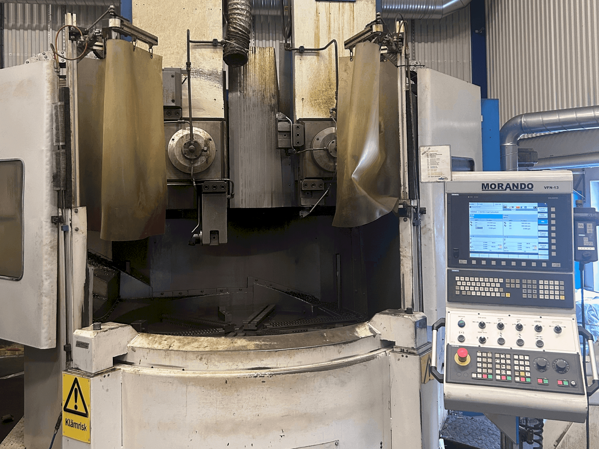 Vista frontale della macchina MORANDO VFN13