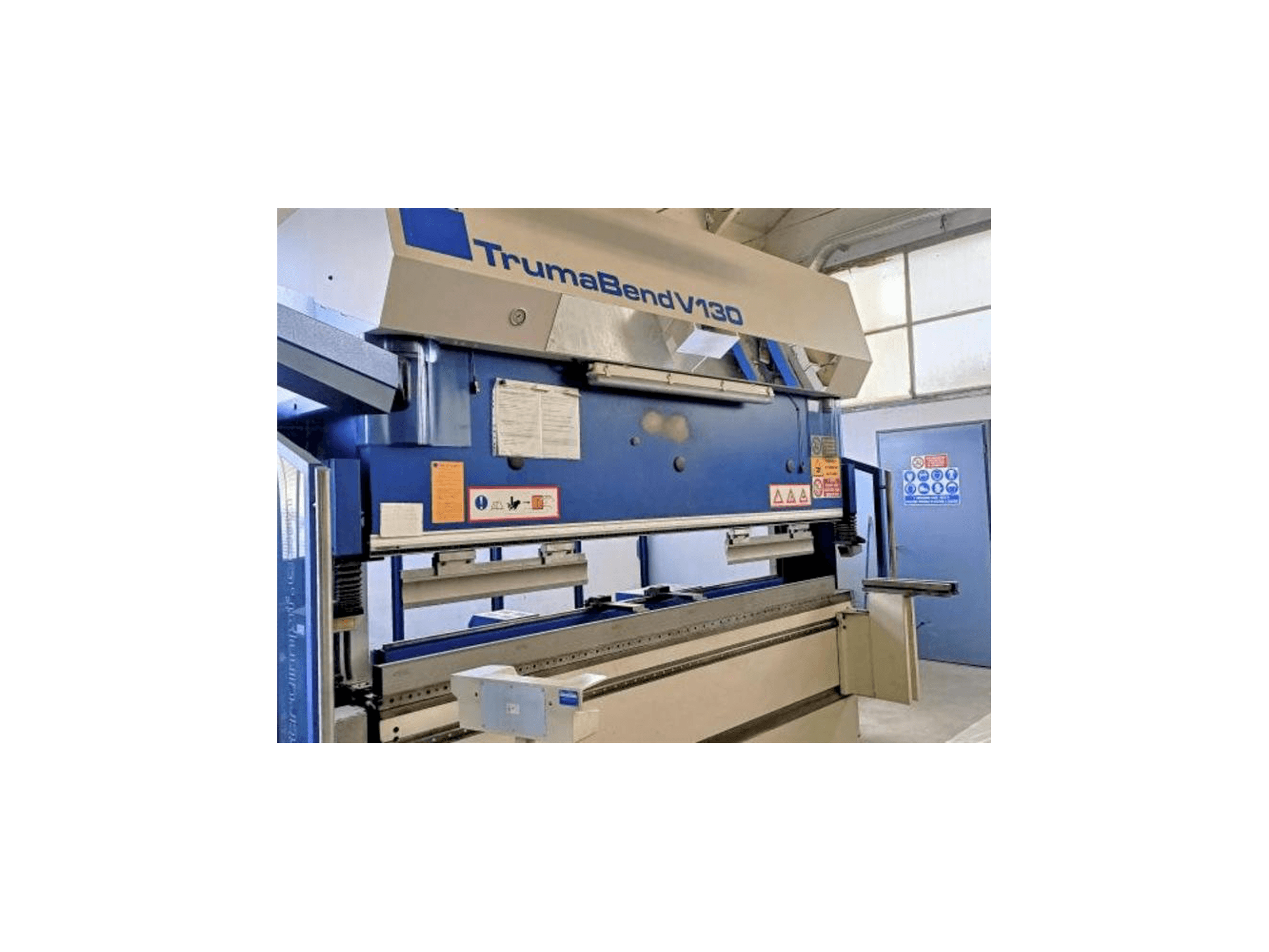 Vista frontale della macchina Trumpf Trumabend V130