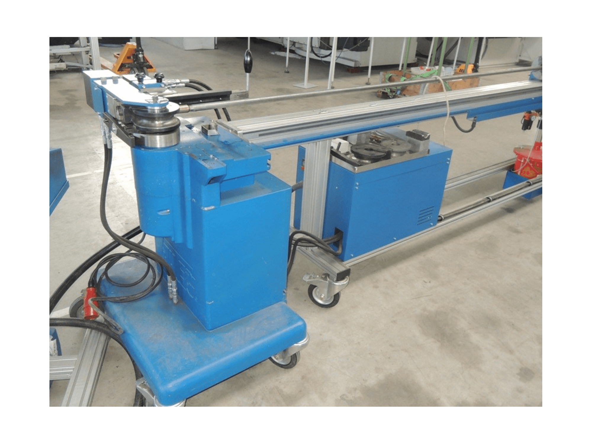 Vista frontale della macchina JUTEC 5030