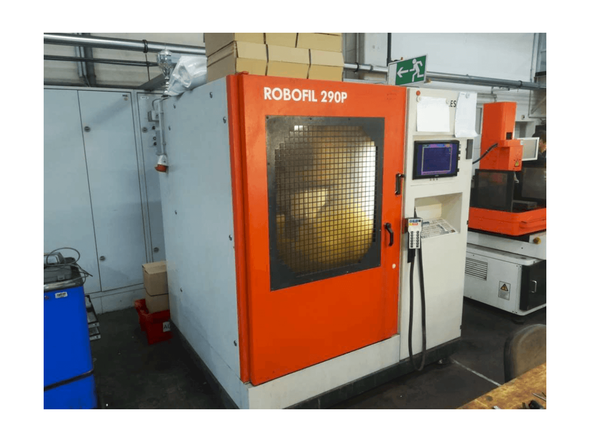 Vista frontale della macchina CHARMILLES Robofil 290 P